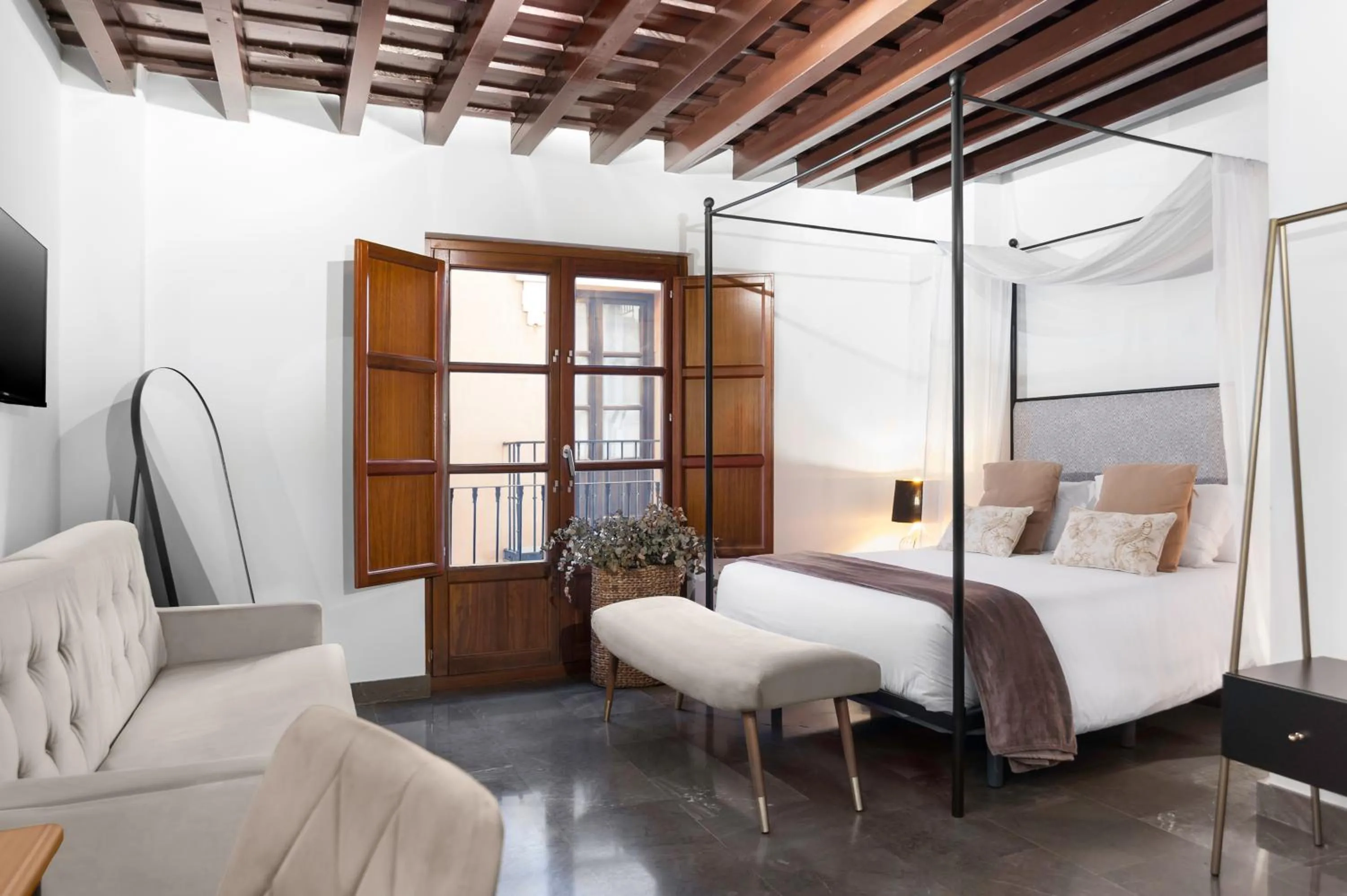 Photo of the whole room, Bed in Hotel Mercader de Sedas by Maxi Hoteles