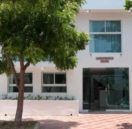 Facade/entrance in Hotel Golden House Facade/entrance in Hotel Golden House