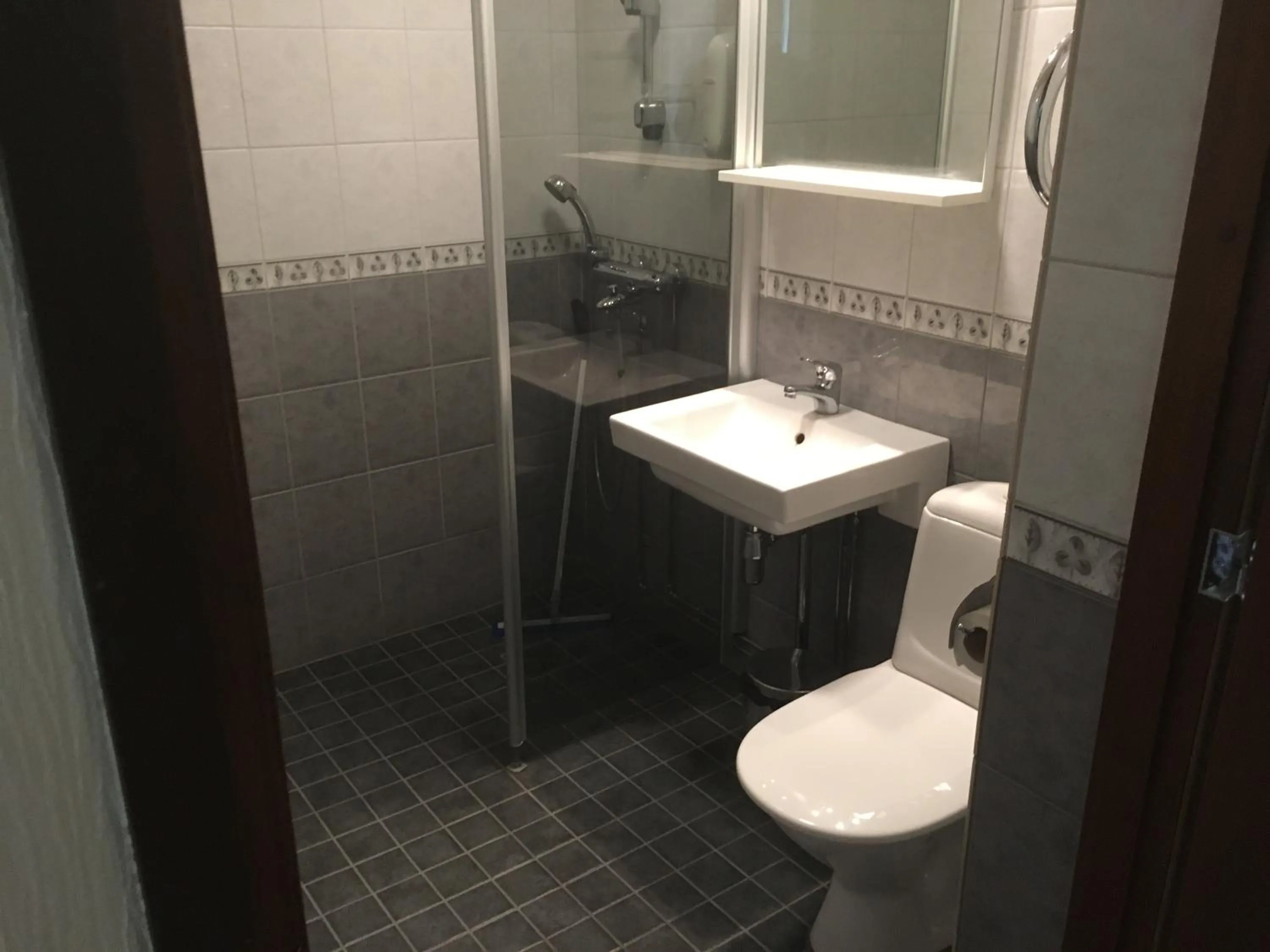 Shower in Hotelli Salpa