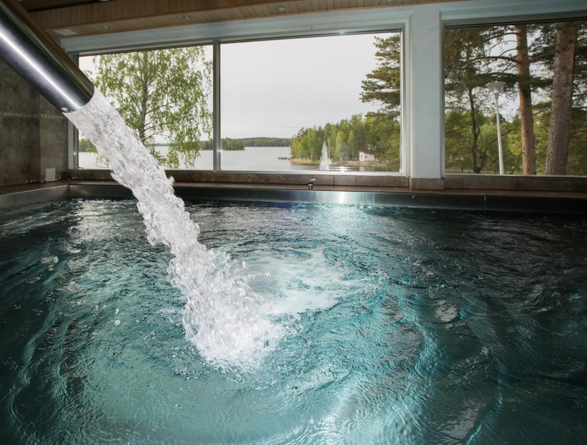 Lake view in Hotelli Salpa