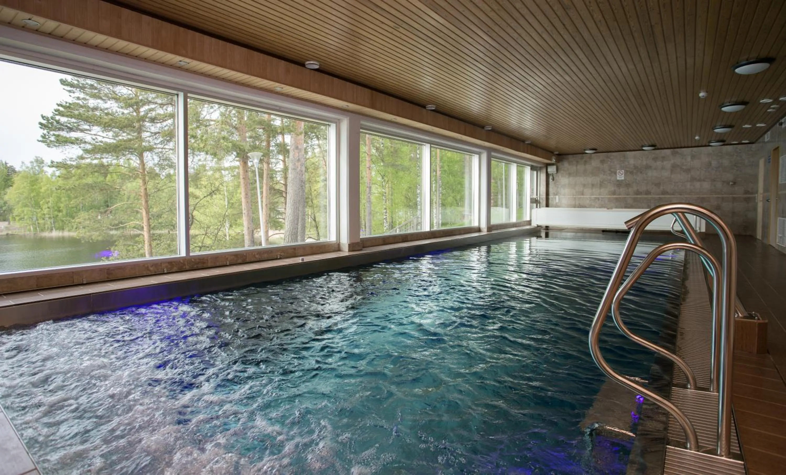 Swimming pool in Hotelli Salpa