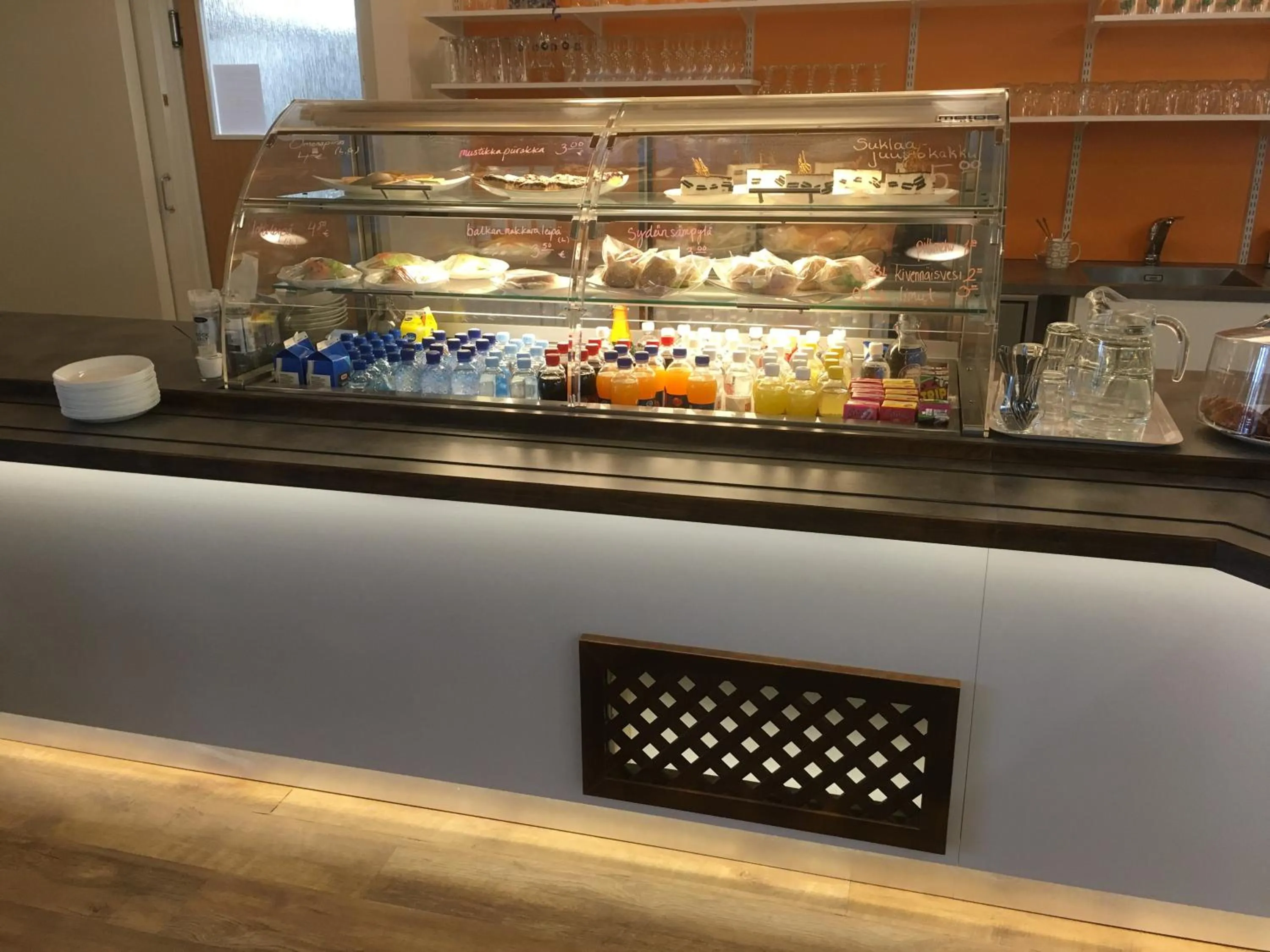 Restaurant/places to eat in Hotelli Salpa