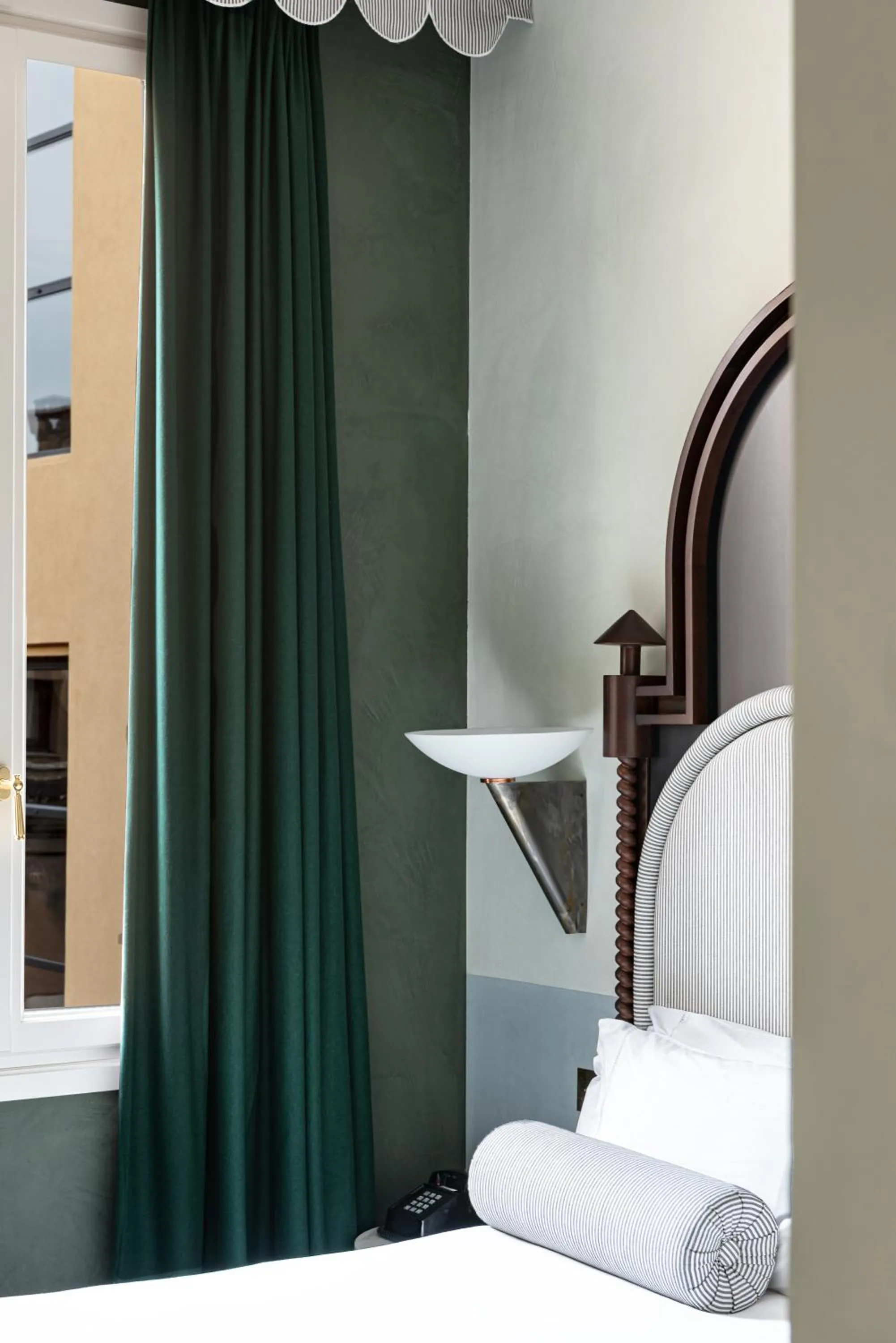 View (from property/room), Bed in Il Palazzo Experimental