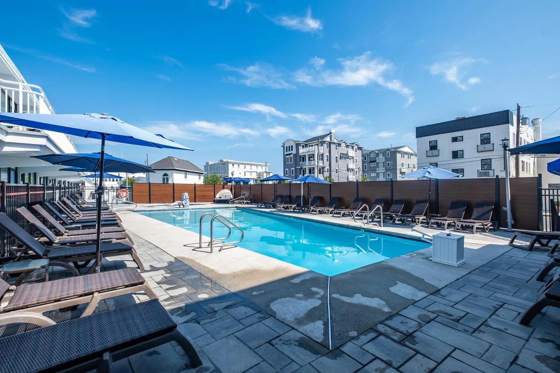 Swimming pool in The Forum