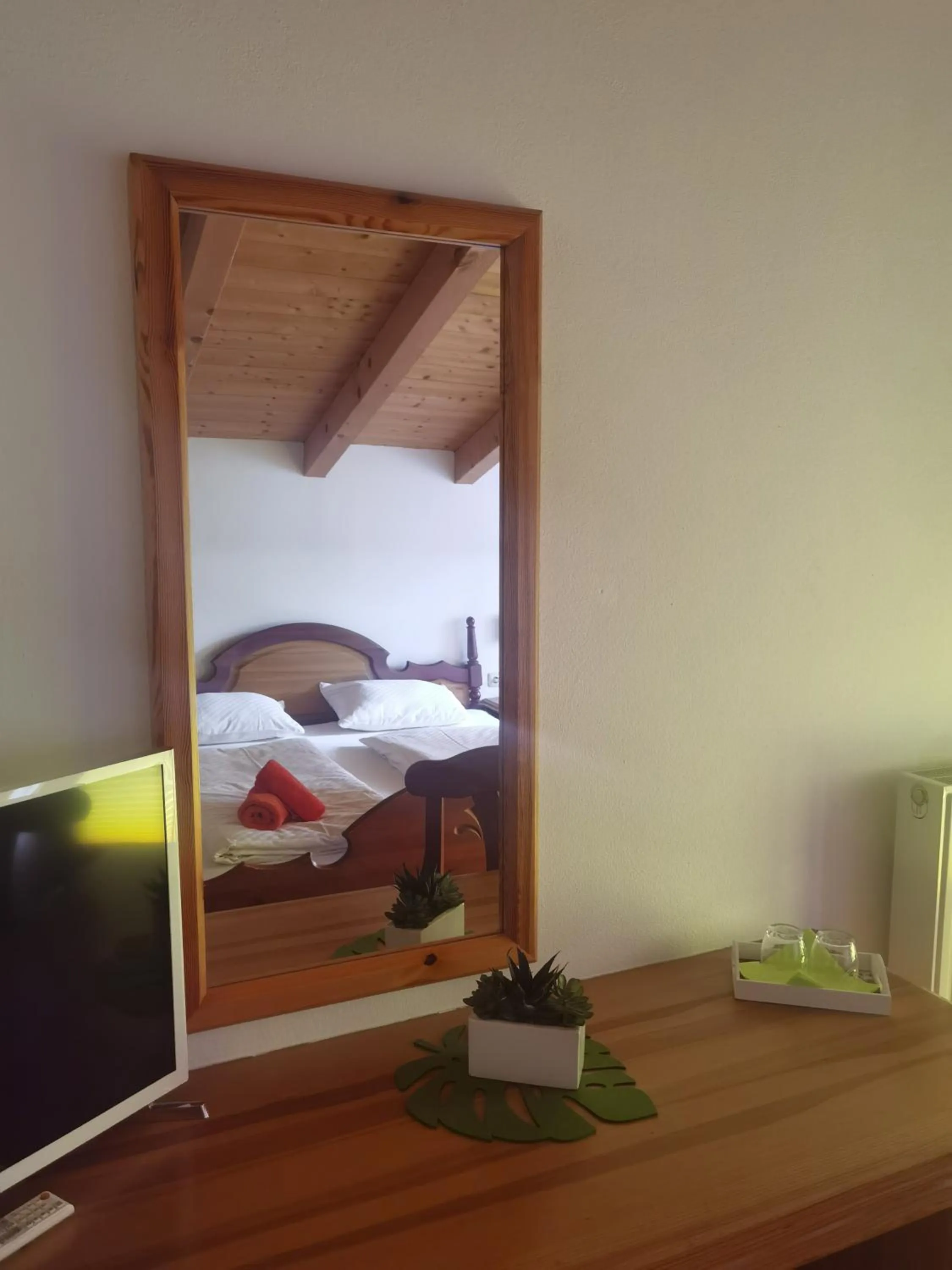 Bedroom in Hotel Landhaus Zell am See