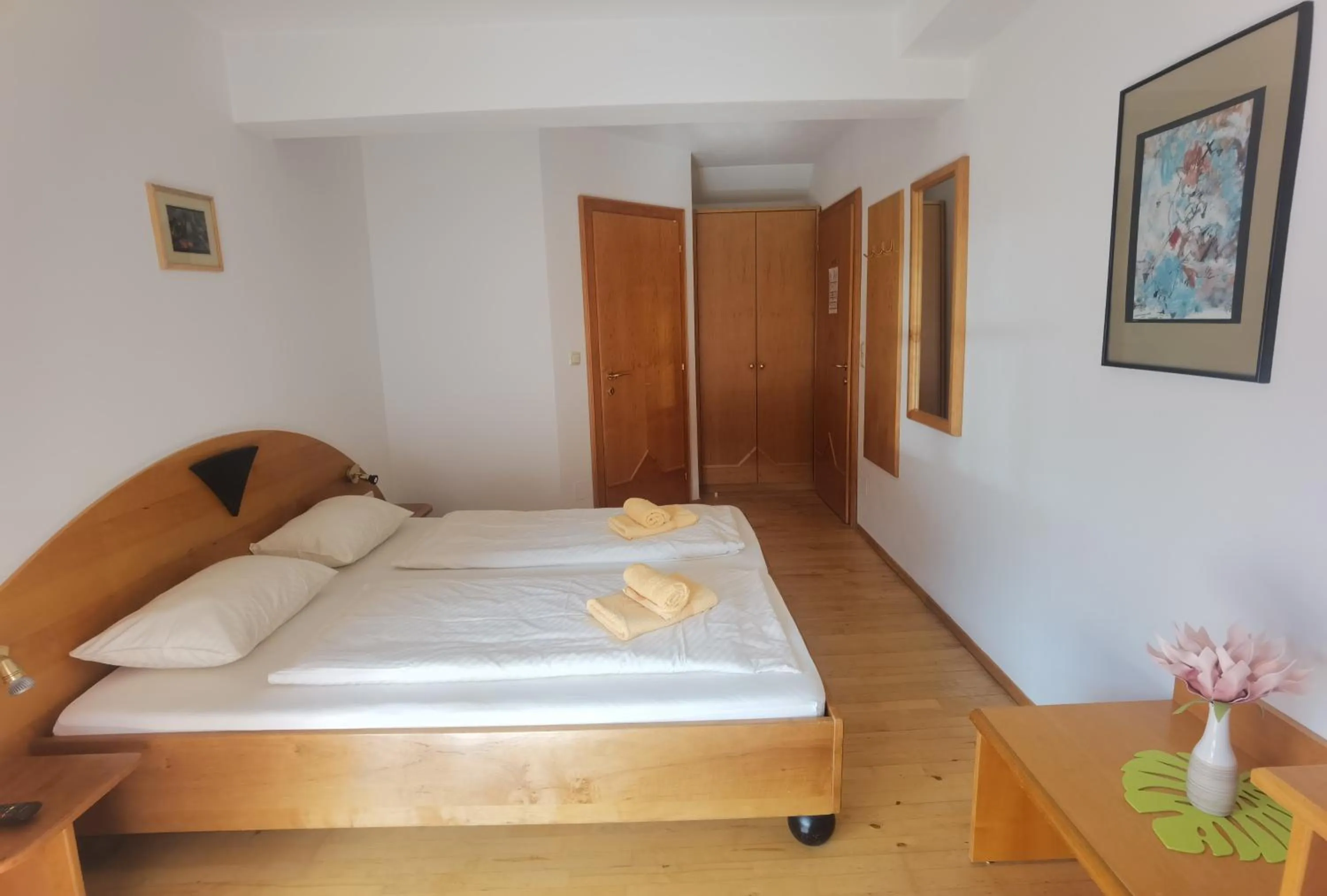 Bed in Hotel Landhaus Zell am See