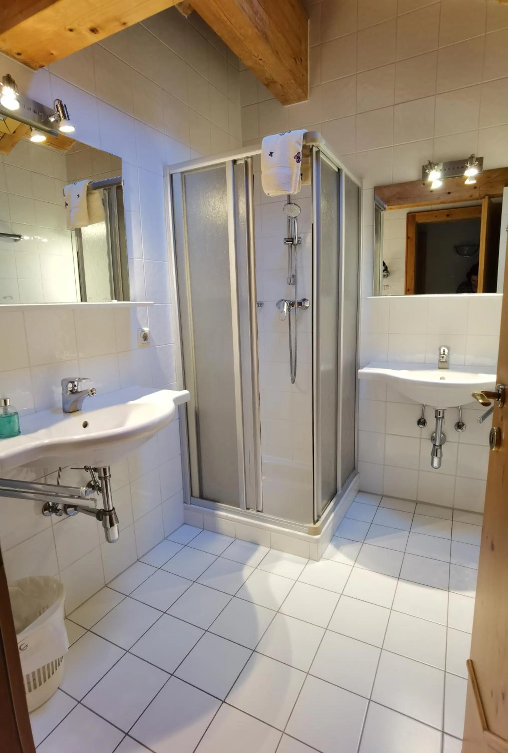 Shower in Hotel Landhaus Zell am See