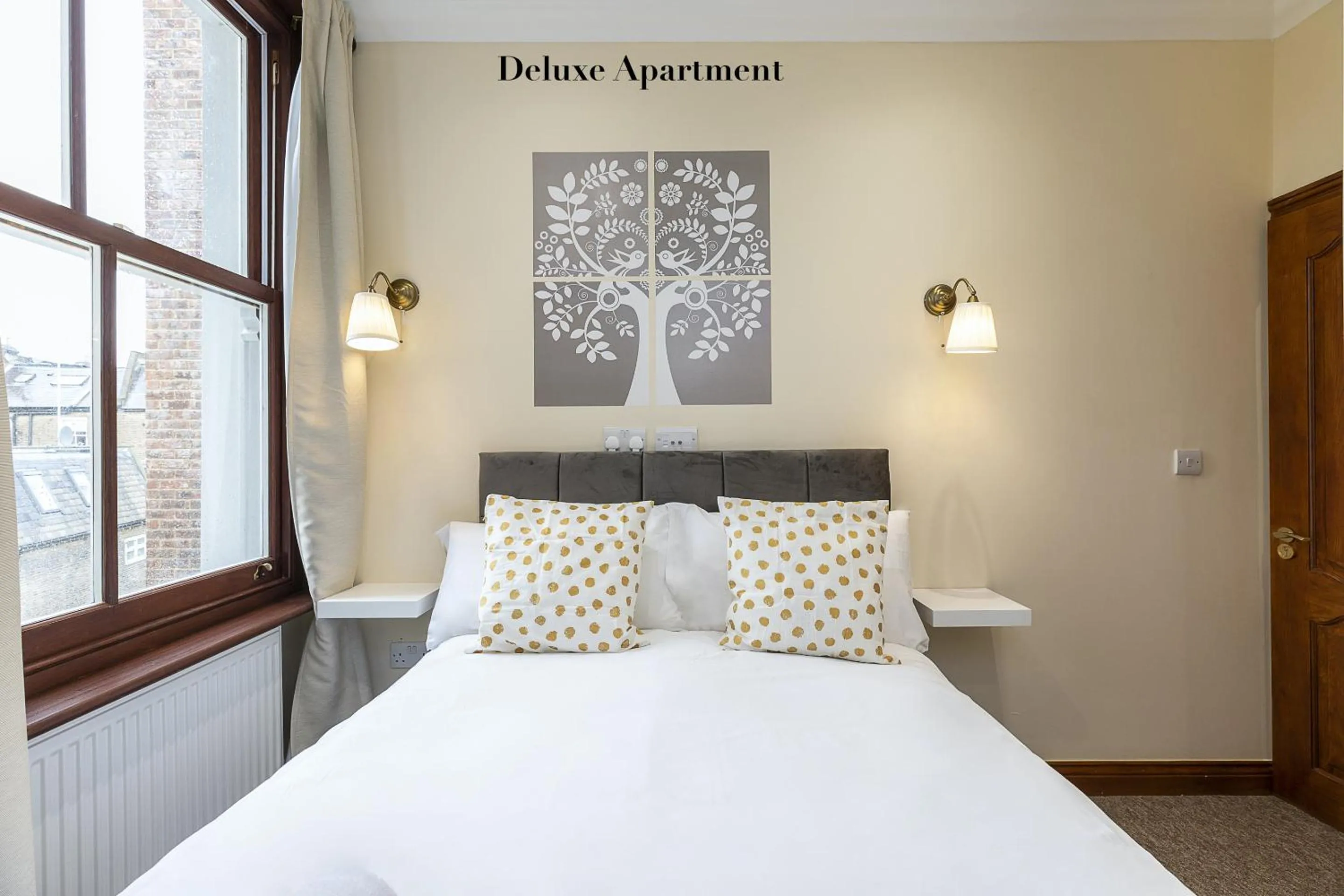 Two-Bedroom Deluxe Apartment in Kensington Olympia