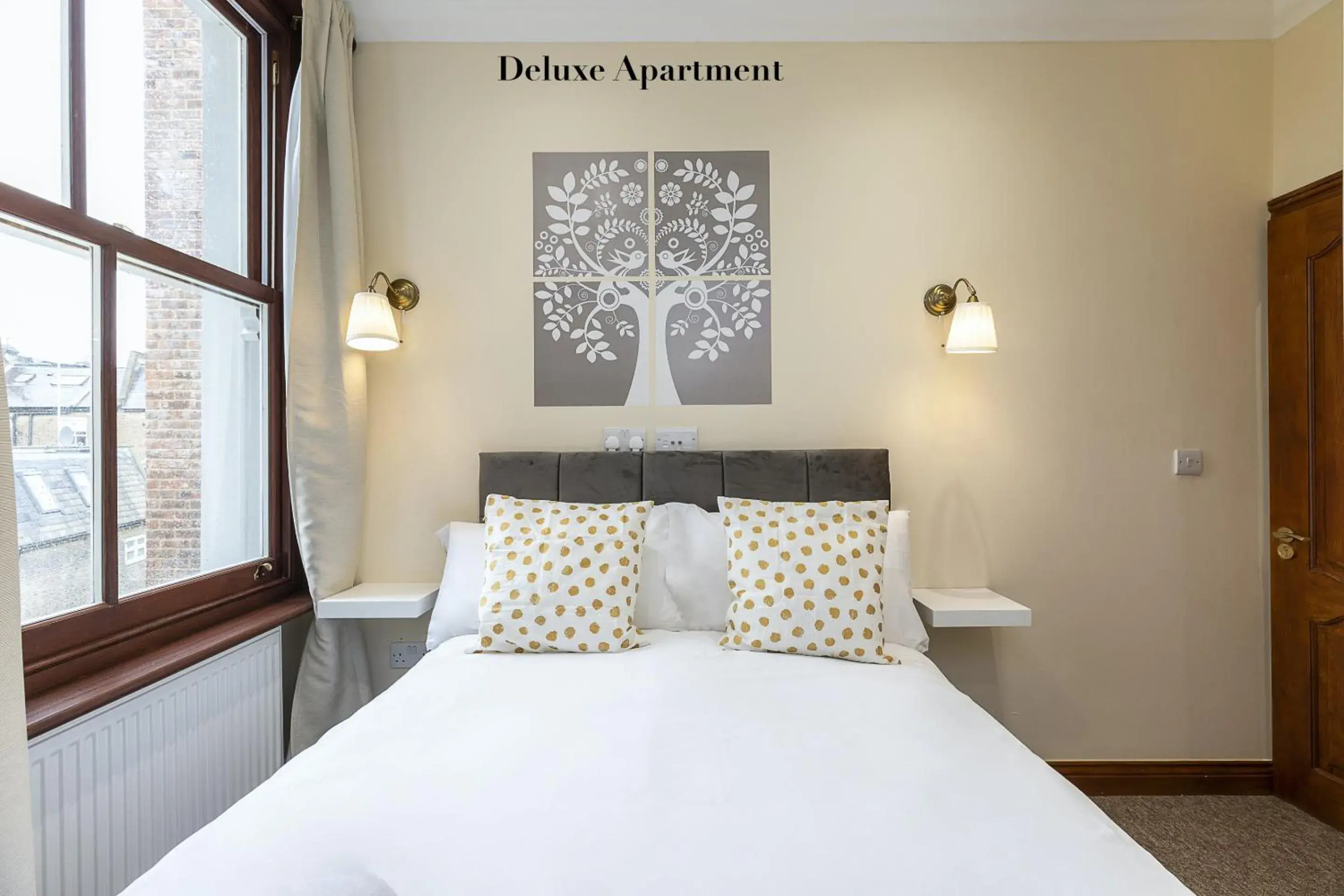 Two-Bedroom Deluxe Apartment in Kensington Olympia Two-Bedroom Deluxe Apartment in Kensington Olympia