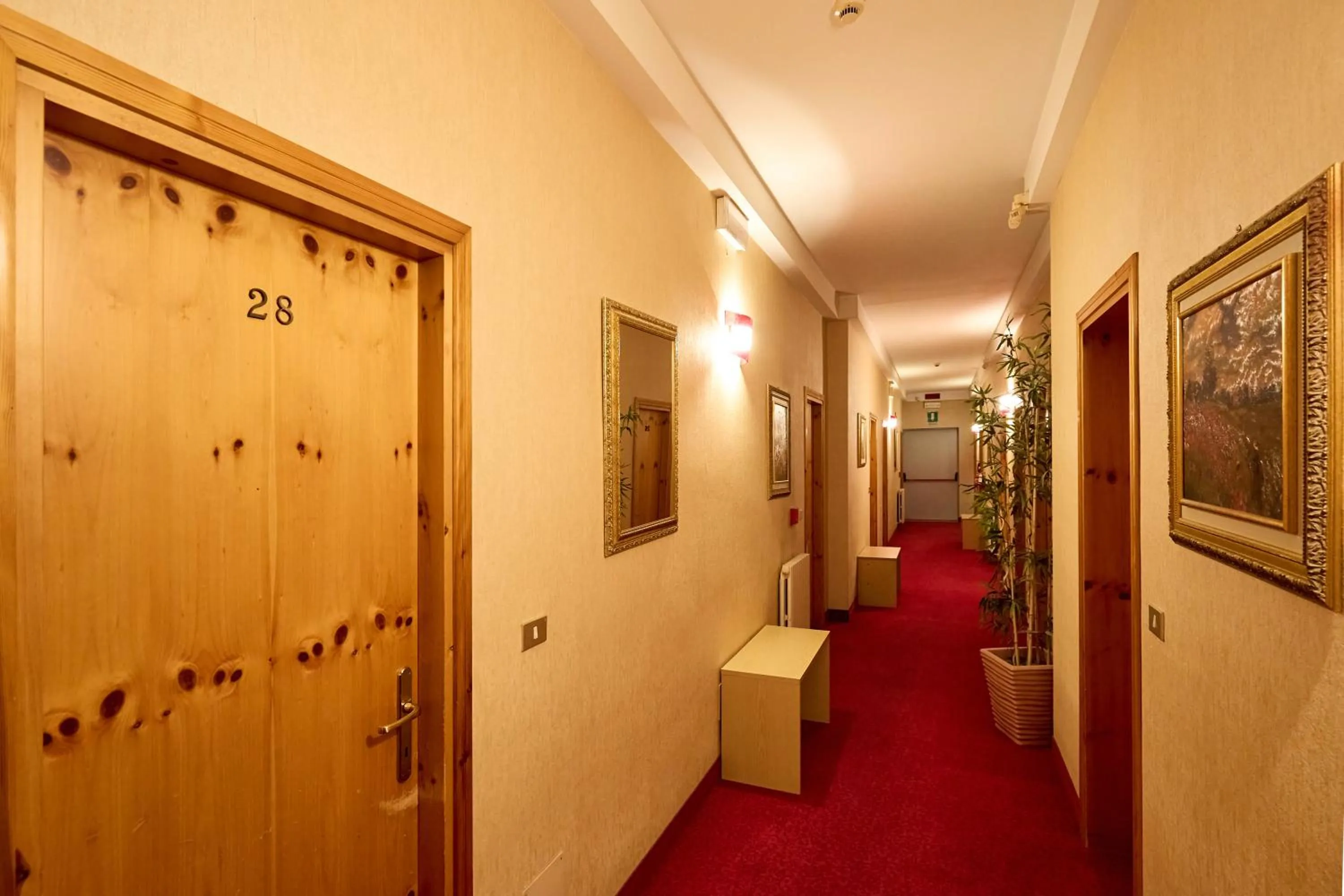 Other in HOTEL PARADISO