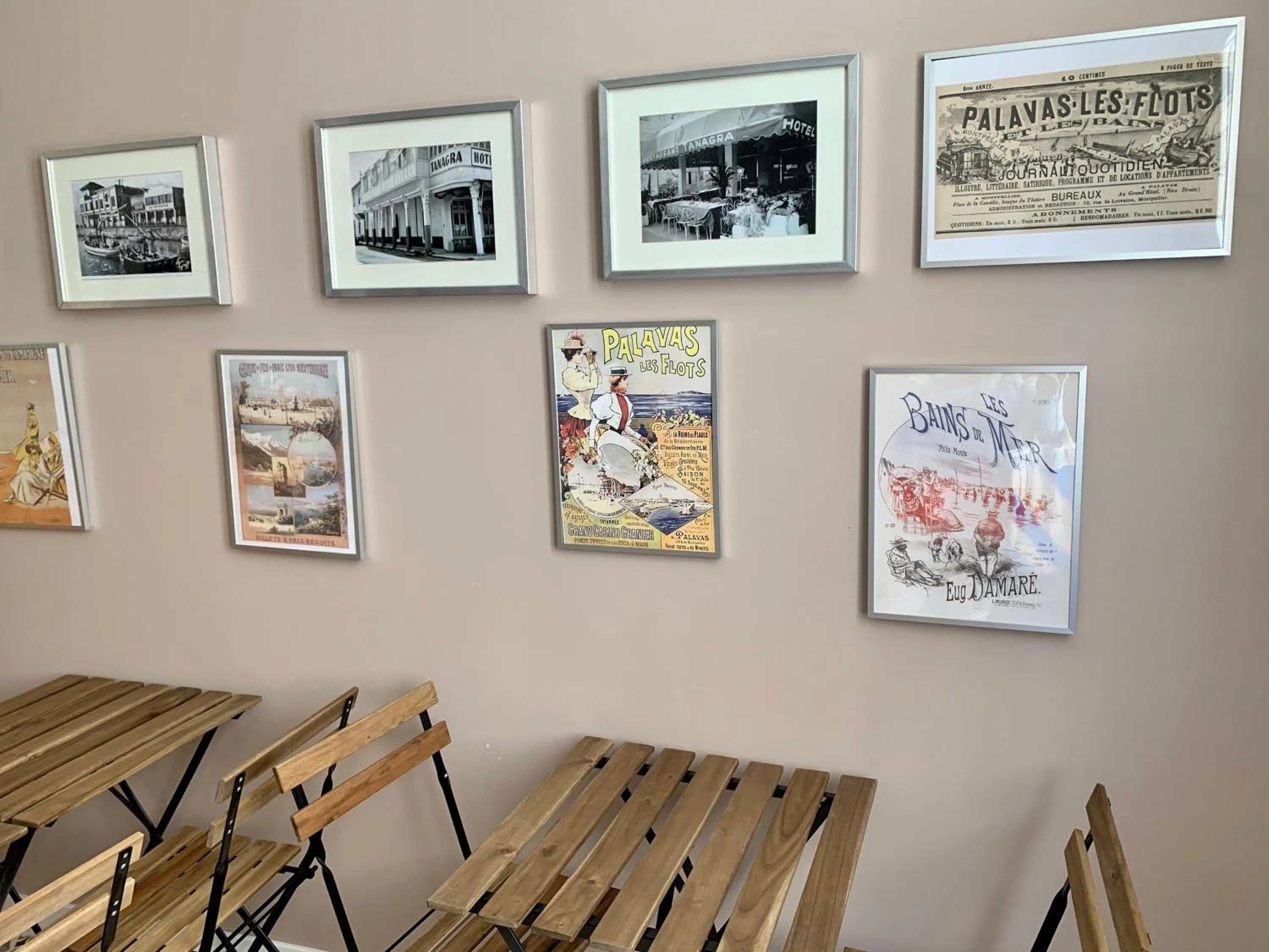 Lobby or reception in Hotel Le Petit Baigneur Palavas Plage