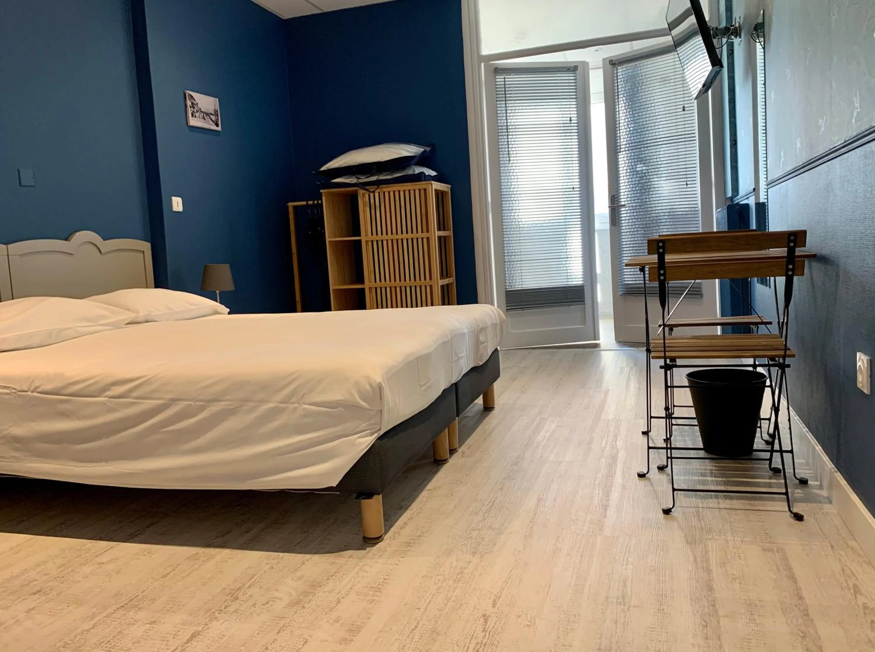 Photo of the whole room, Bed in Hotel Le Petit Baigneur Palavas Plage