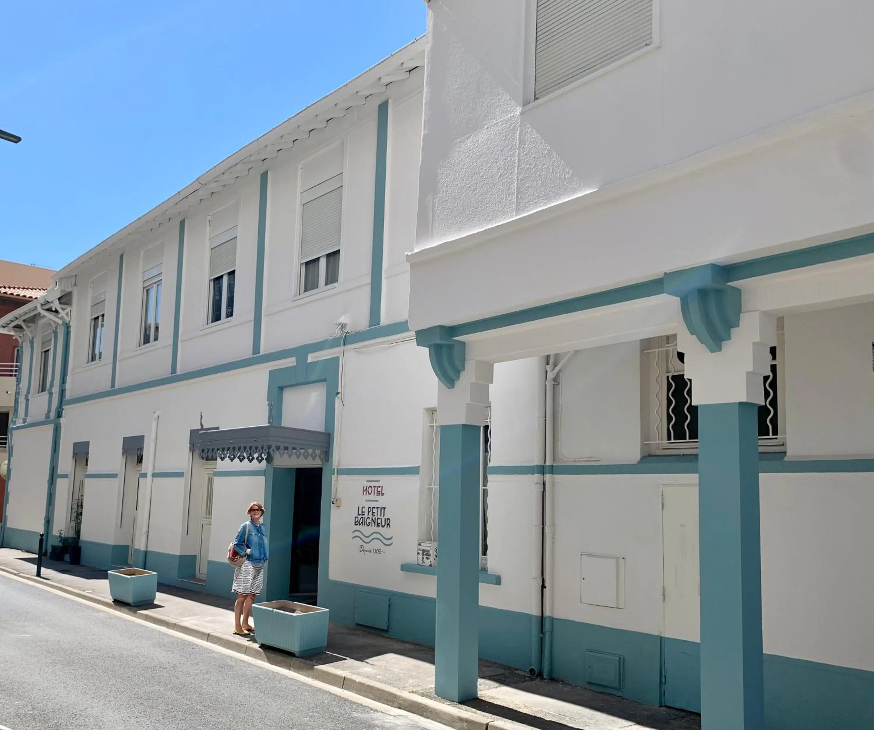 Facade/entrance in Hotel Le Petit Baigneur Palavas Plage