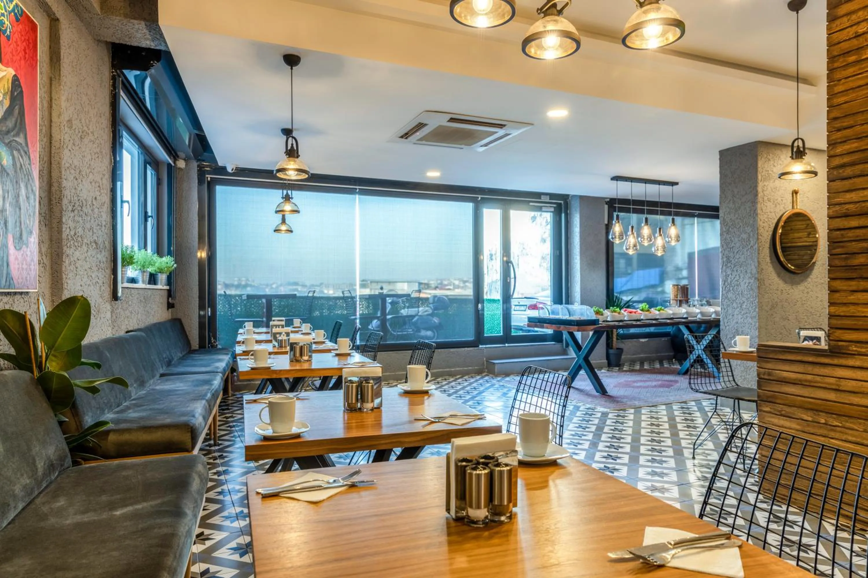 Restaurant/places to eat in DORUK PALAS HOTEL