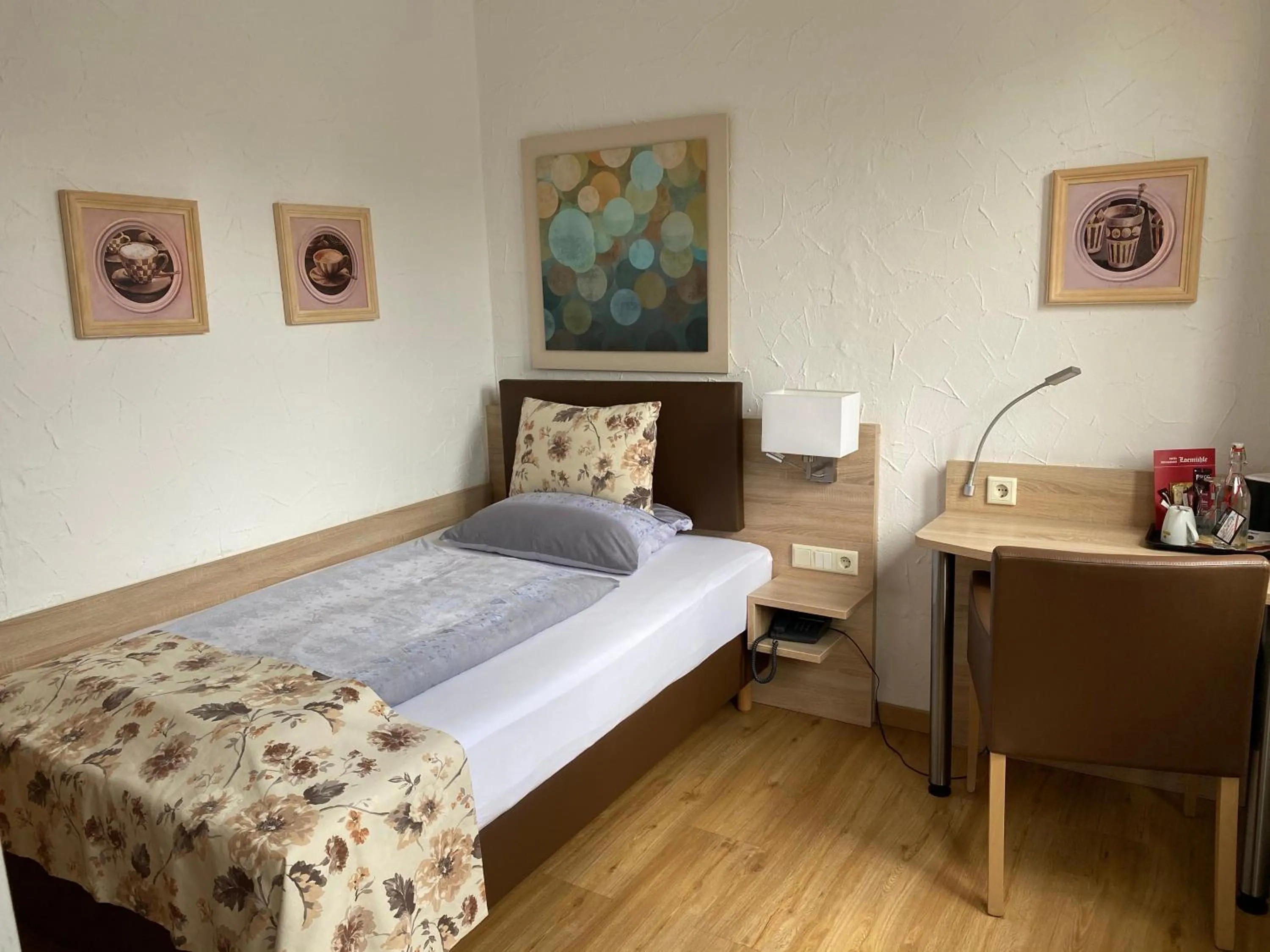 Photo of the whole room, Bed in Hotel & Gastropark Loemühle