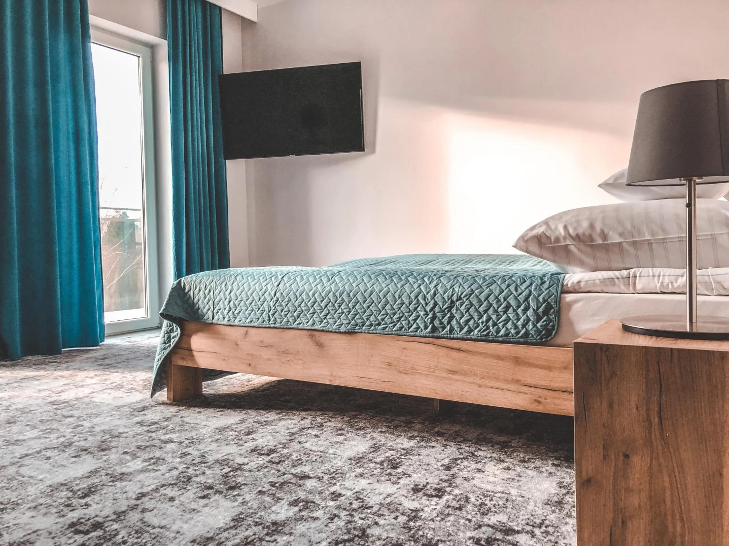 Communal lounge/ TV room, Bed in La Park Aparthotel