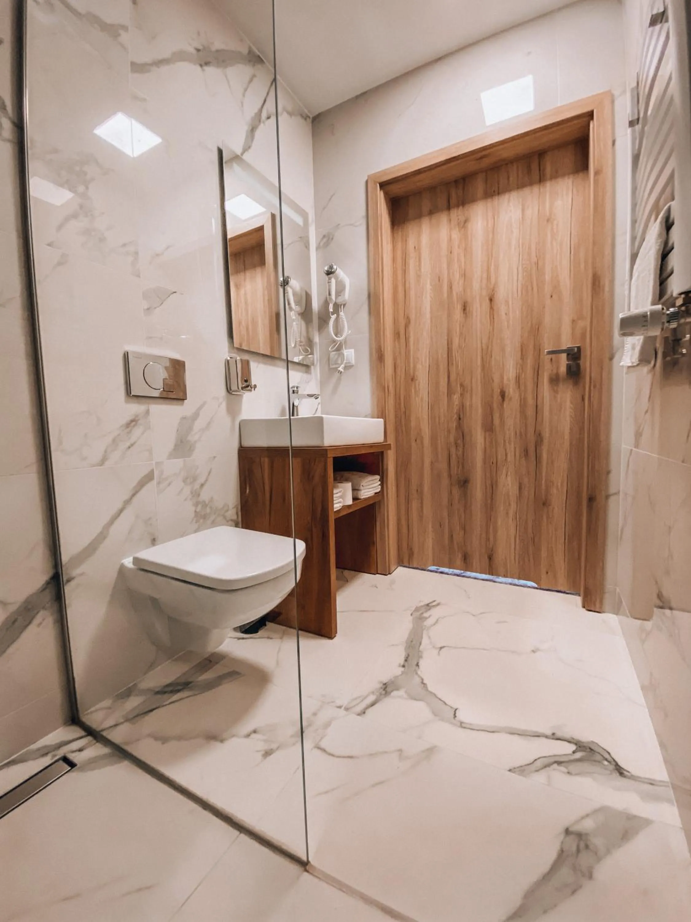 Shower in La Park Aparthotel