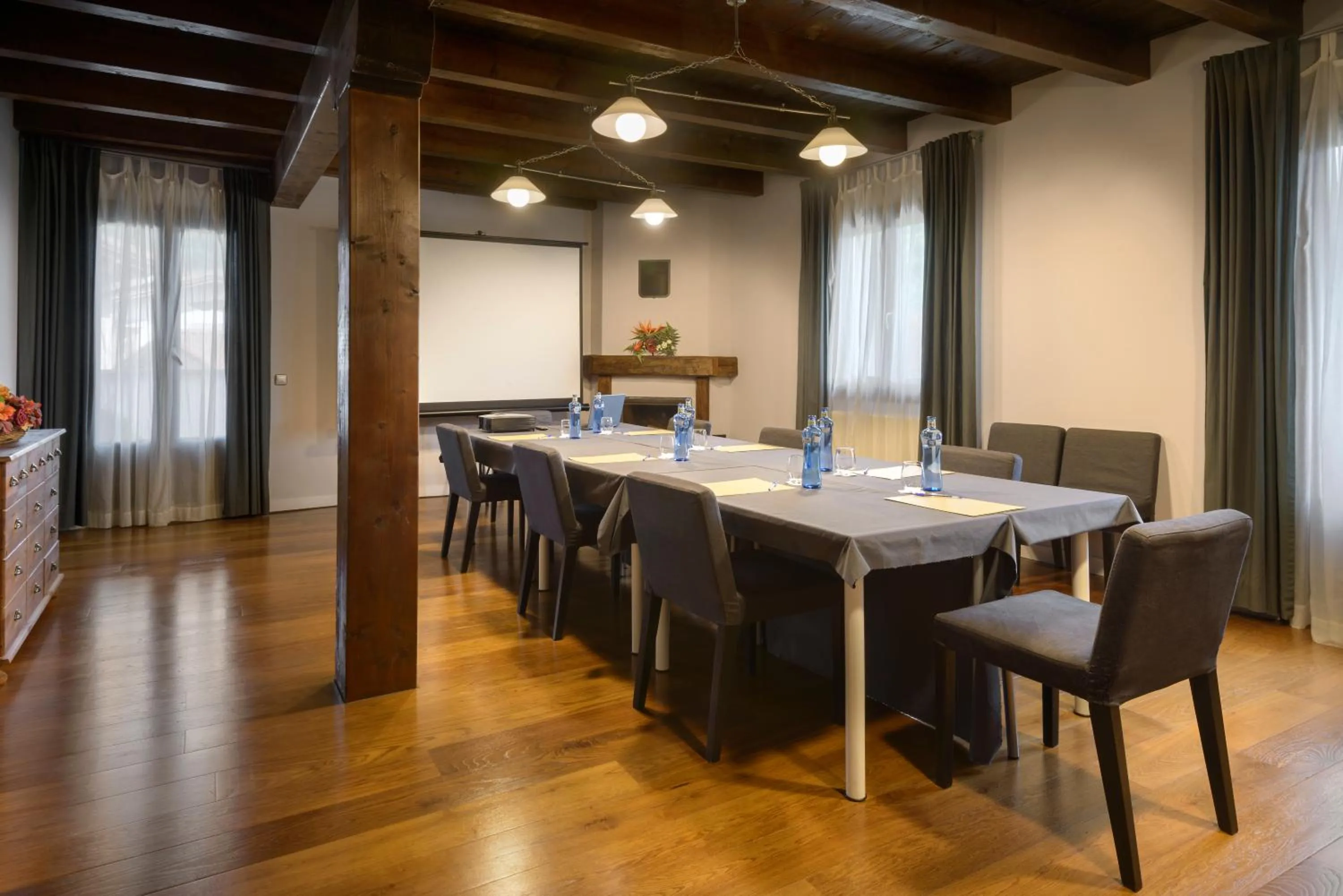 Business facilities in Hotel Rural Iribarnia