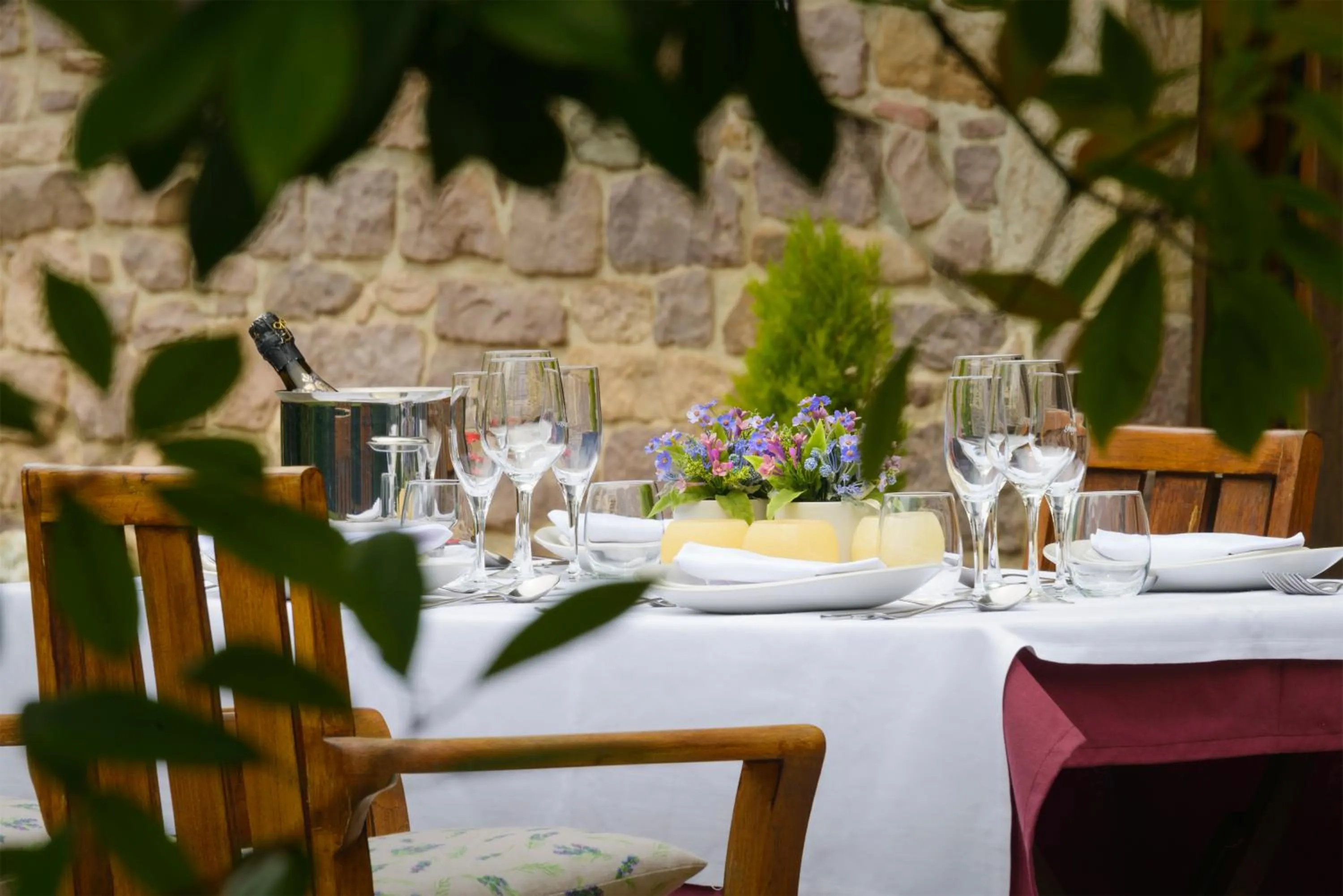 Restaurant/places to eat in Hotel Rural Iribarnia