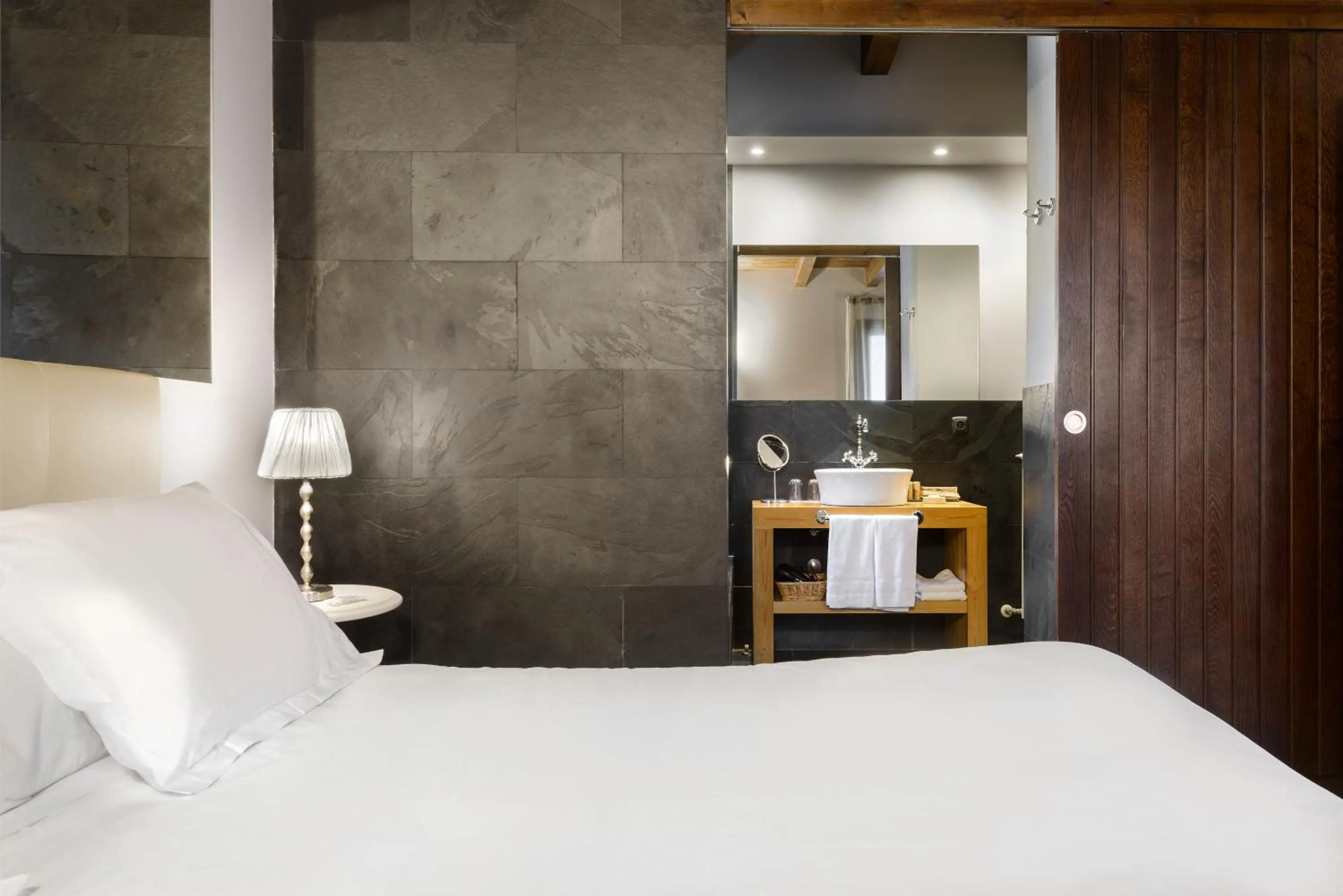 Bed in Hotel Rural Iribarnia