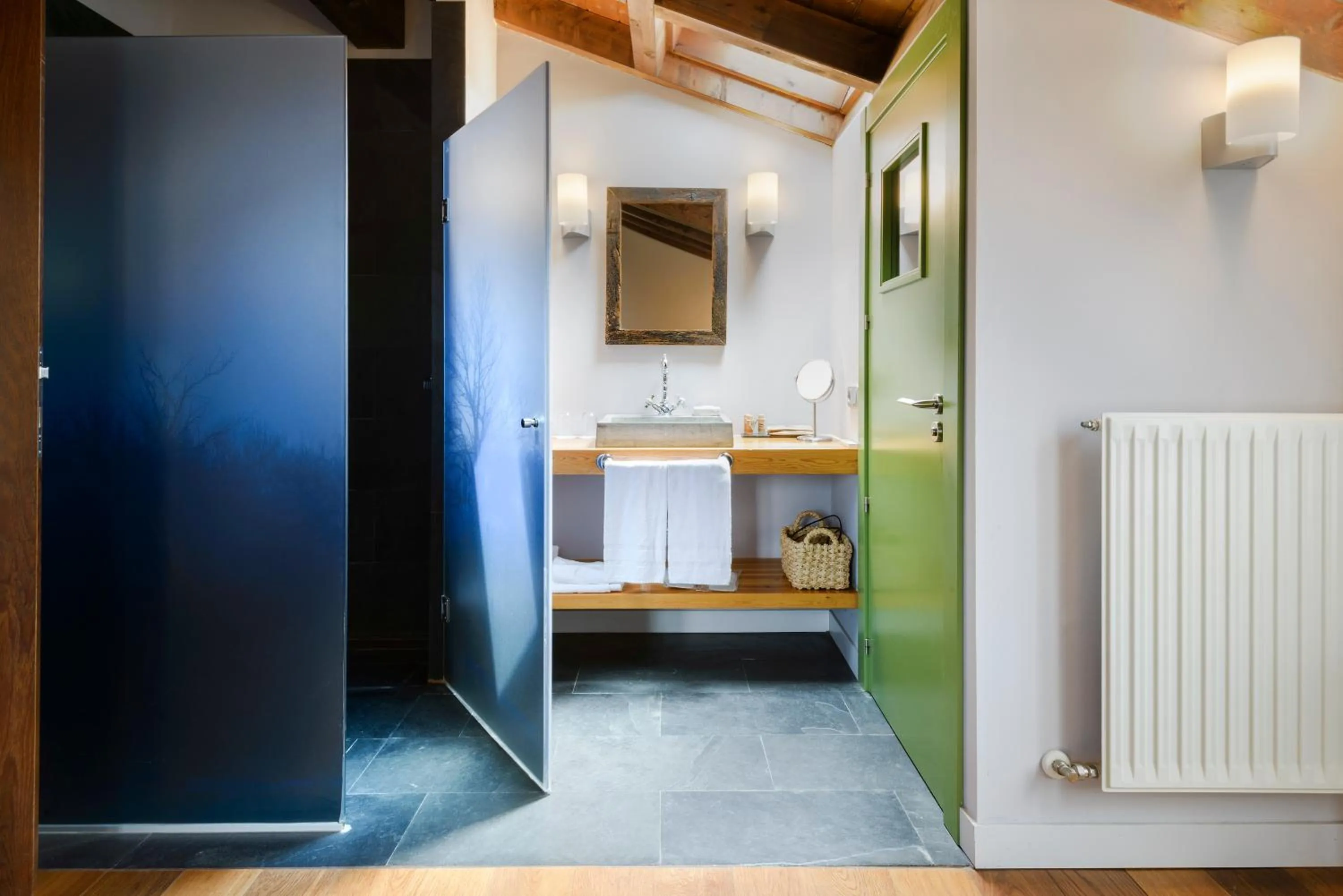 Bathroom in Hotel Rural Iribarnia