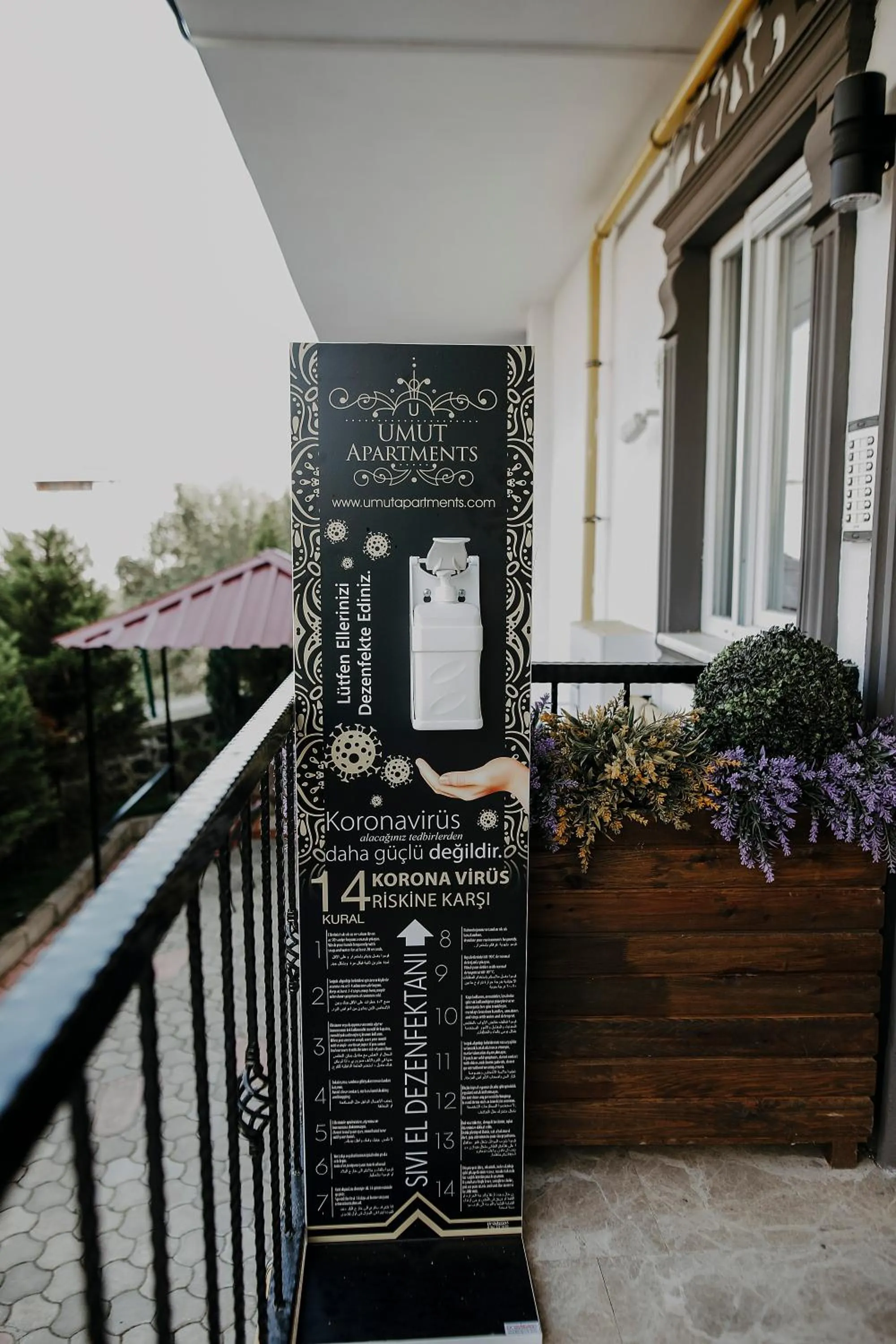 Facade/entrance in Umut Apartments