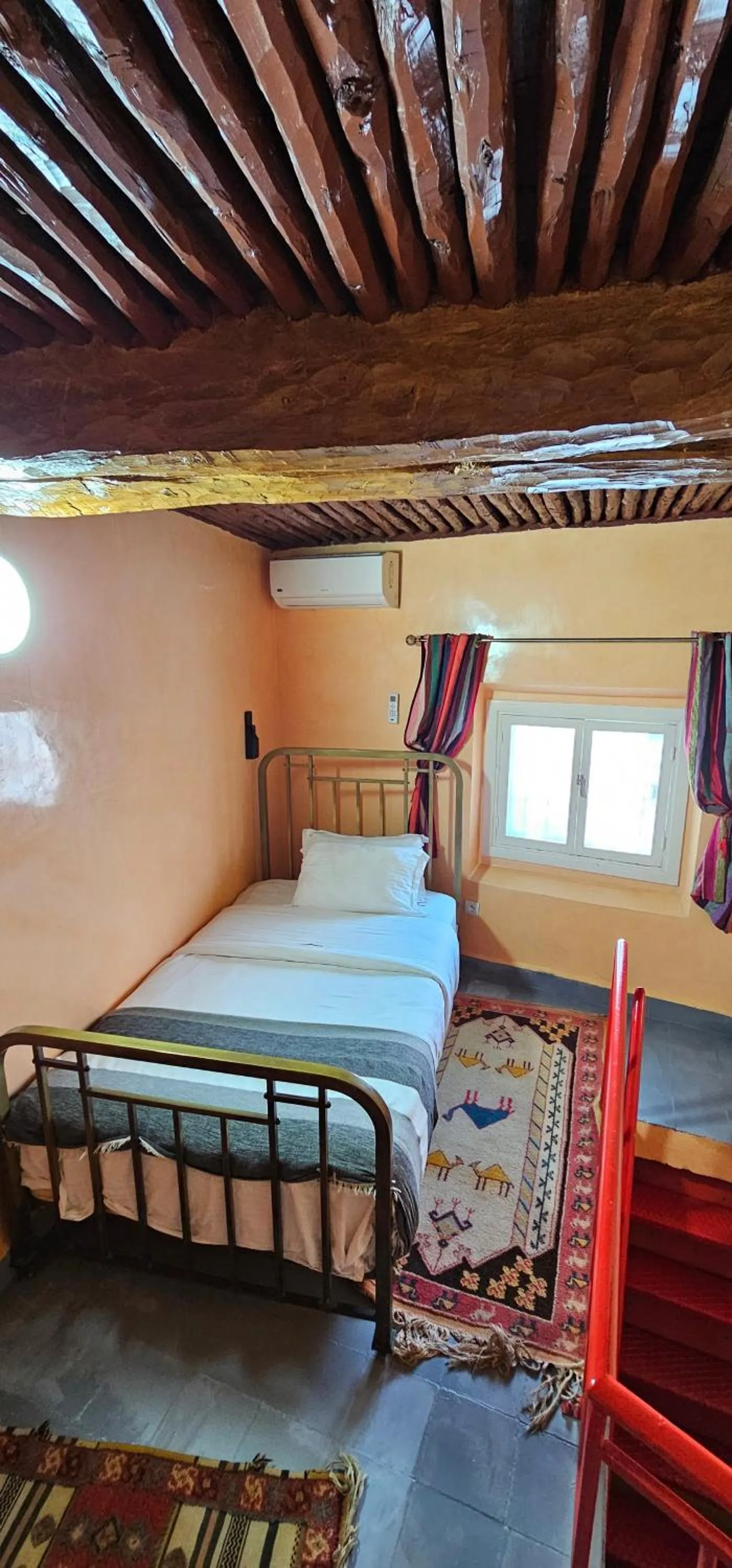 Bed in Ryad 91