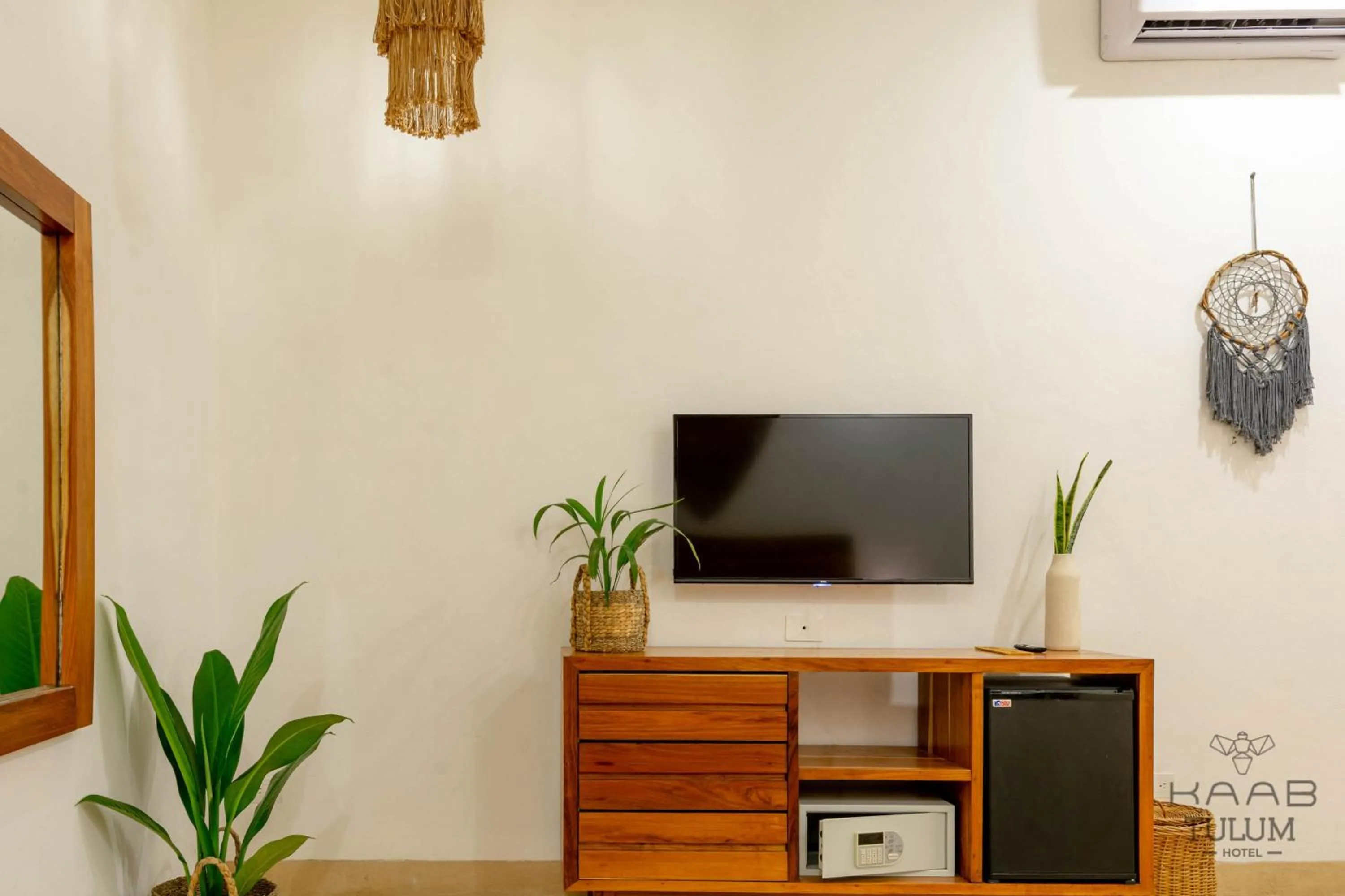 Communal lounge/ TV room in Kaab Tulum