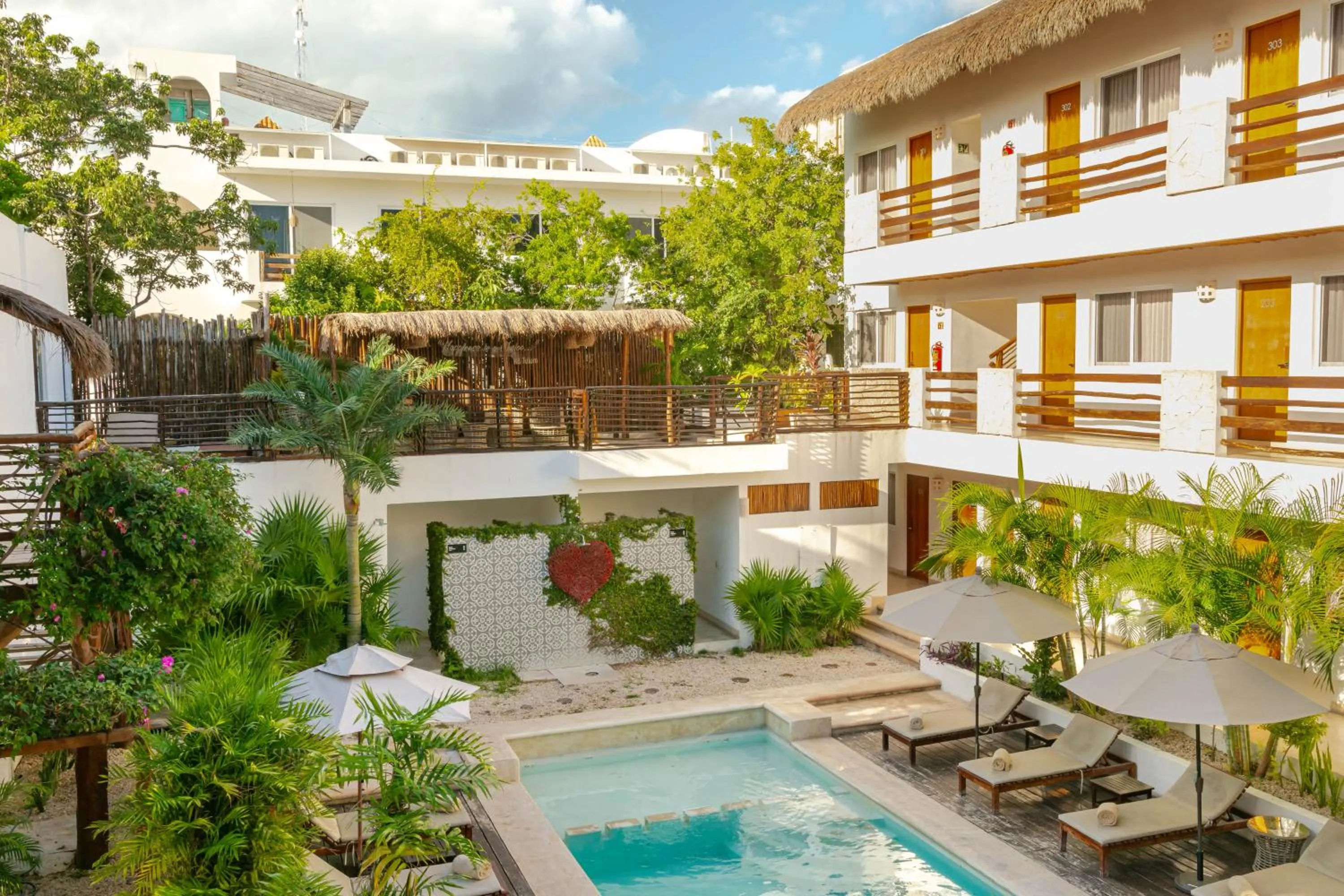 Swimming pool in Kaab Tulum