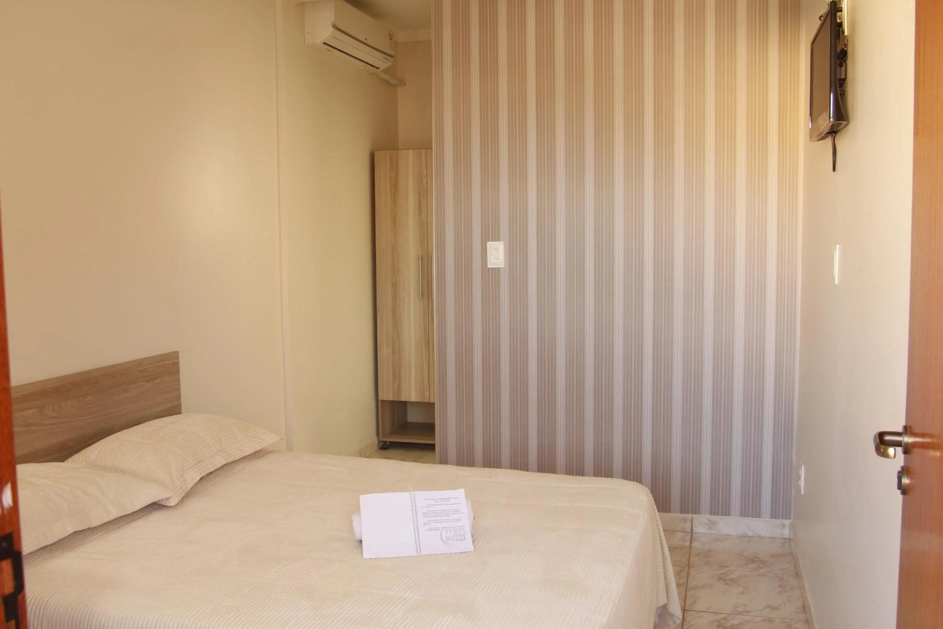 Bed in Turis Hotel Centro