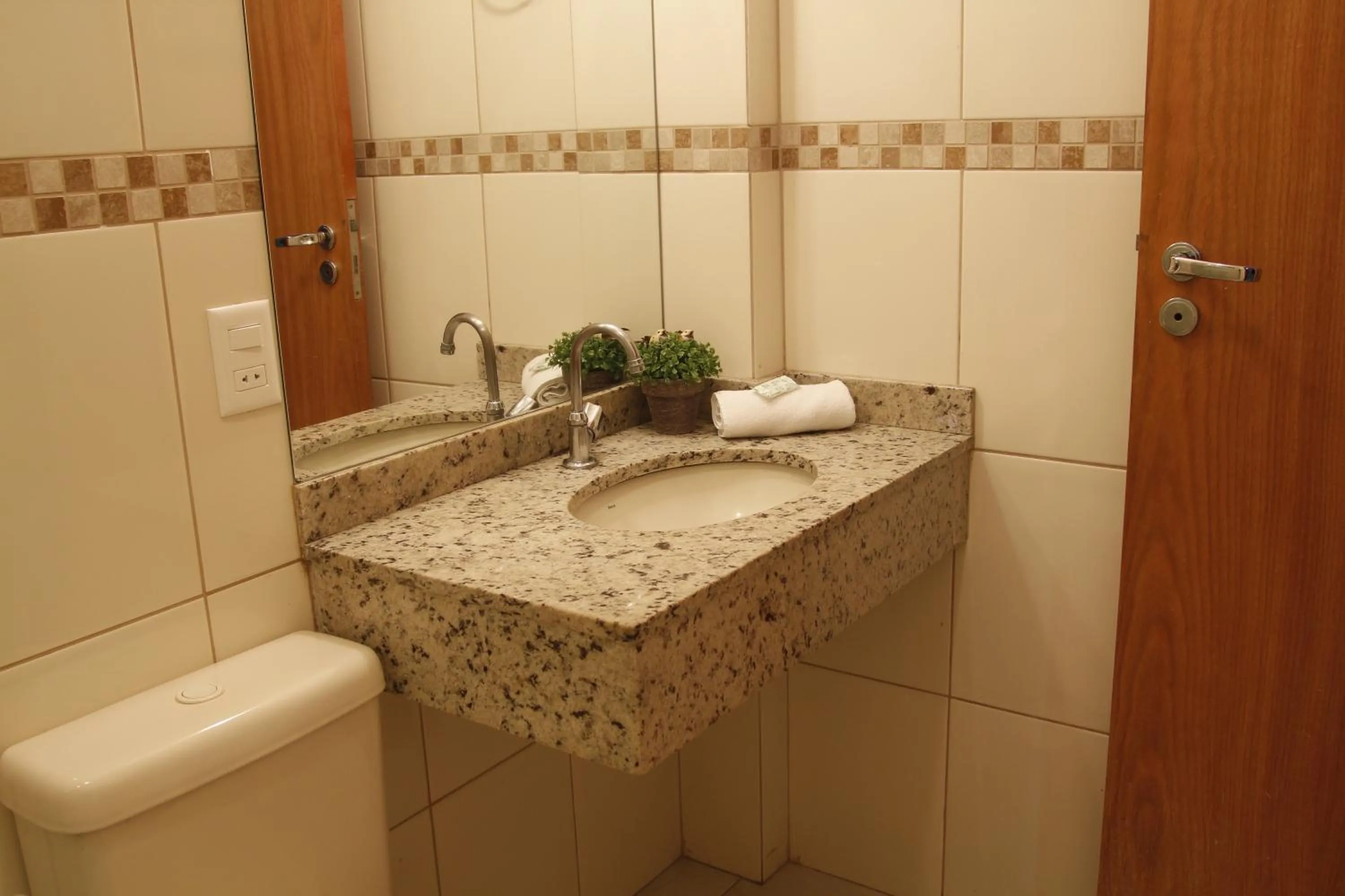 Bathroom in Turis Hotel Centro