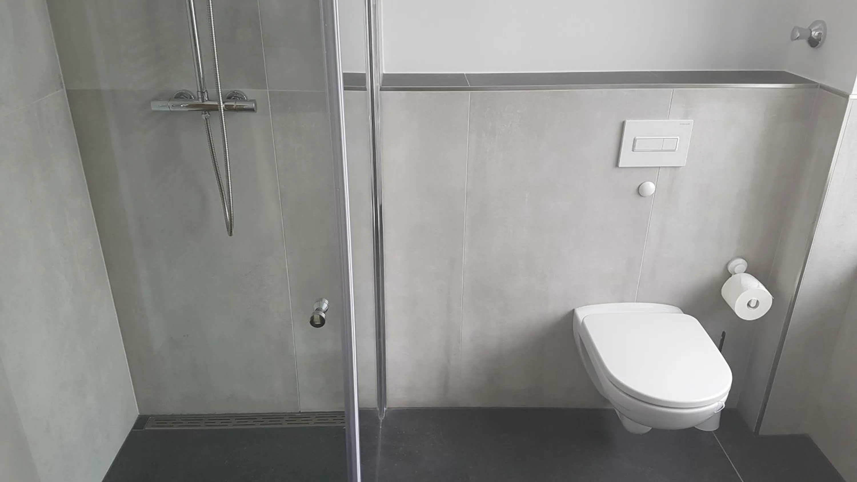 Shower in Schillers Hotel & Café - GARNI -