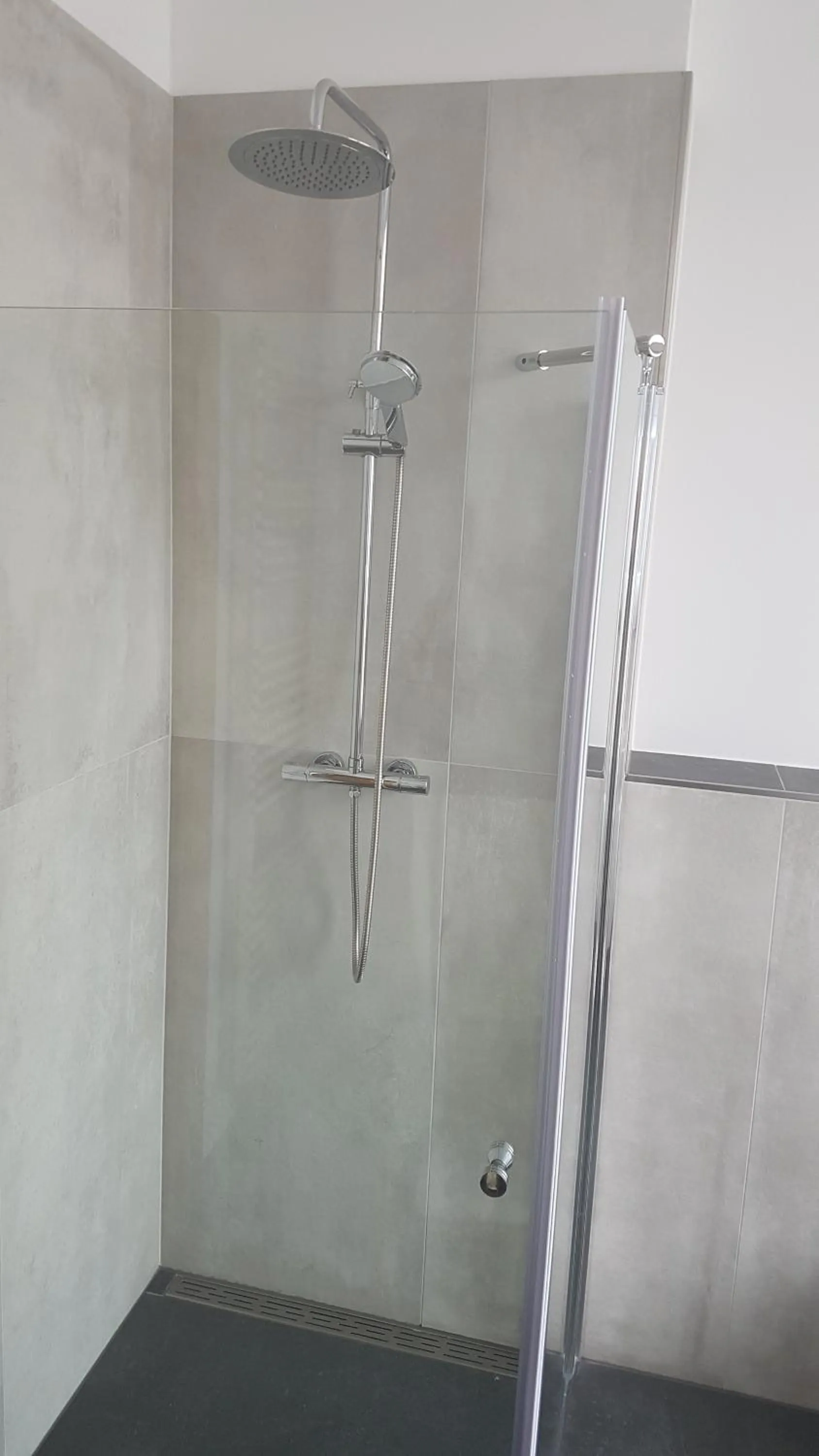 Shower in Schillers Hotel & Café - GARNI -