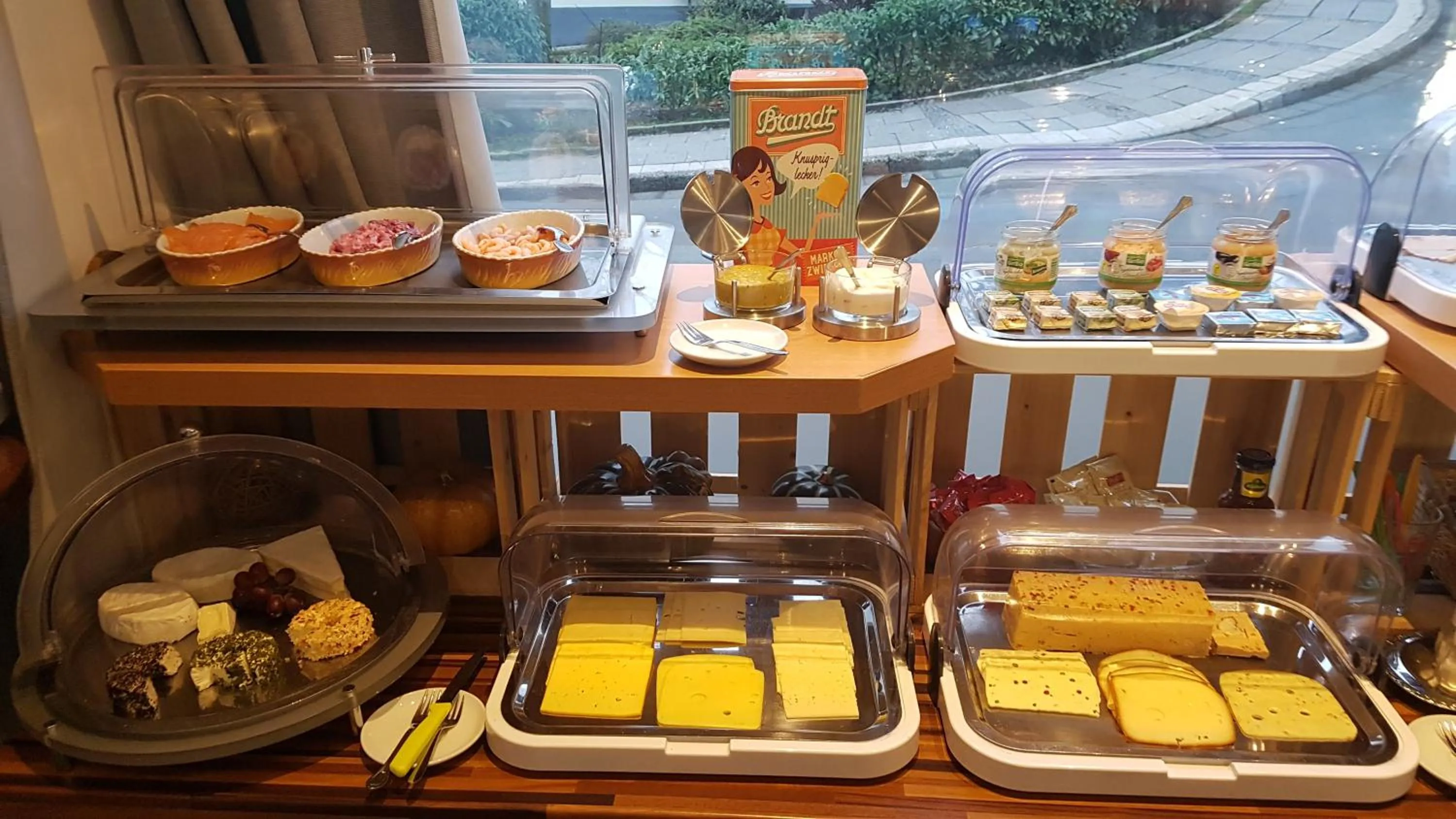 Buffet breakfast in Schillers Hotel & Café - GARNI -