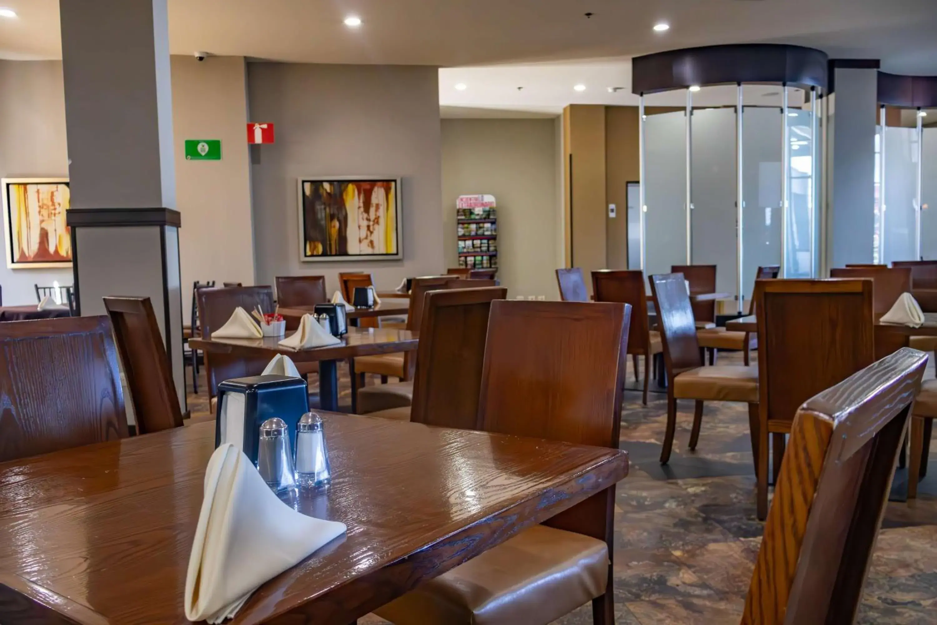 Restaurant/places to eat in Best Western PREMIER Monterrey Aeropuerto Restaurant/places to eat in Best Western PREMIER Monterrey Aeropuerto