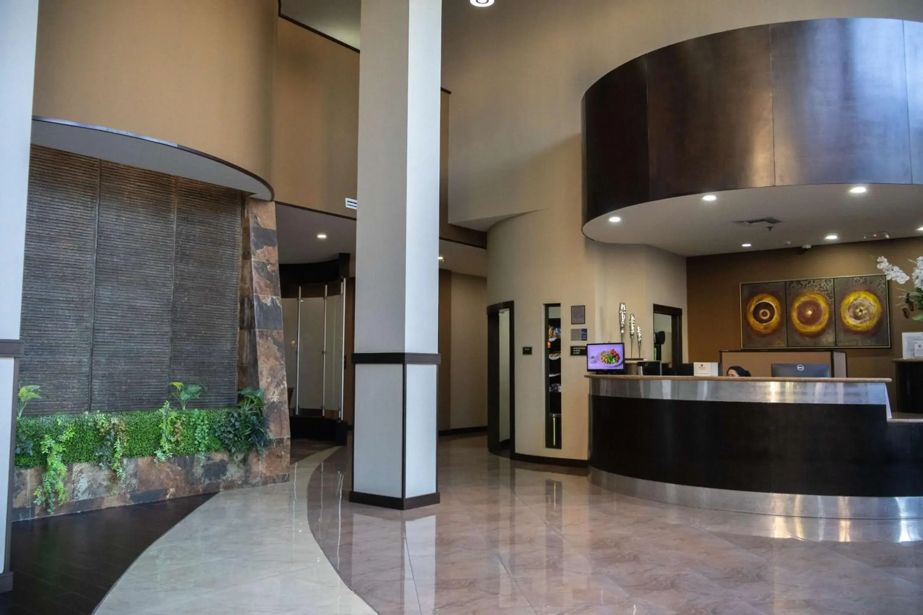 Lobby or reception in Best Western PREMIER Monterrey Aeropuerto Lobby or reception in Best Western PREMIER Monterrey Aeropuerto