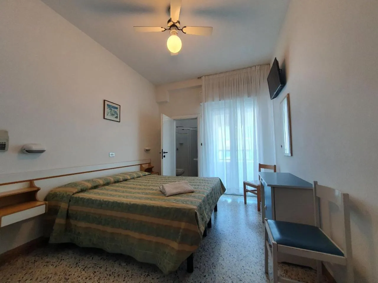 Bed in Hotel Moresco Riccione - Piscina Beach Village