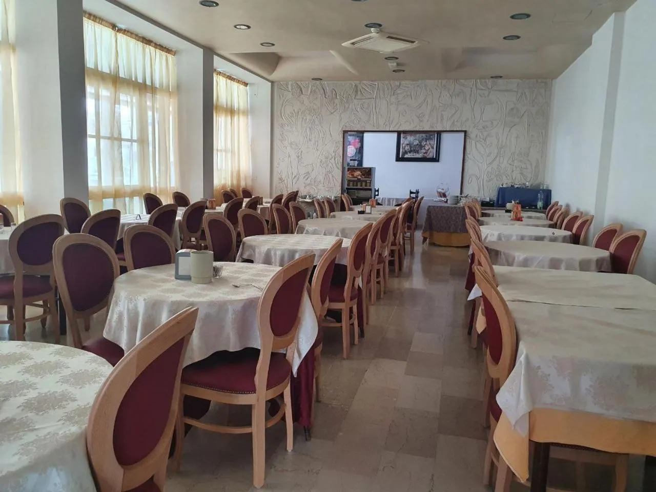 Breakfast in Hotel Moresco Riccione - Piscina Beach Village