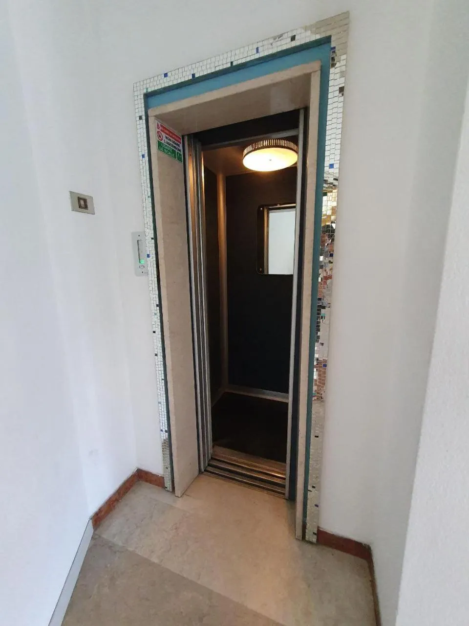 elevator in Hotel Moresco Riccione - Piscina Beach Village