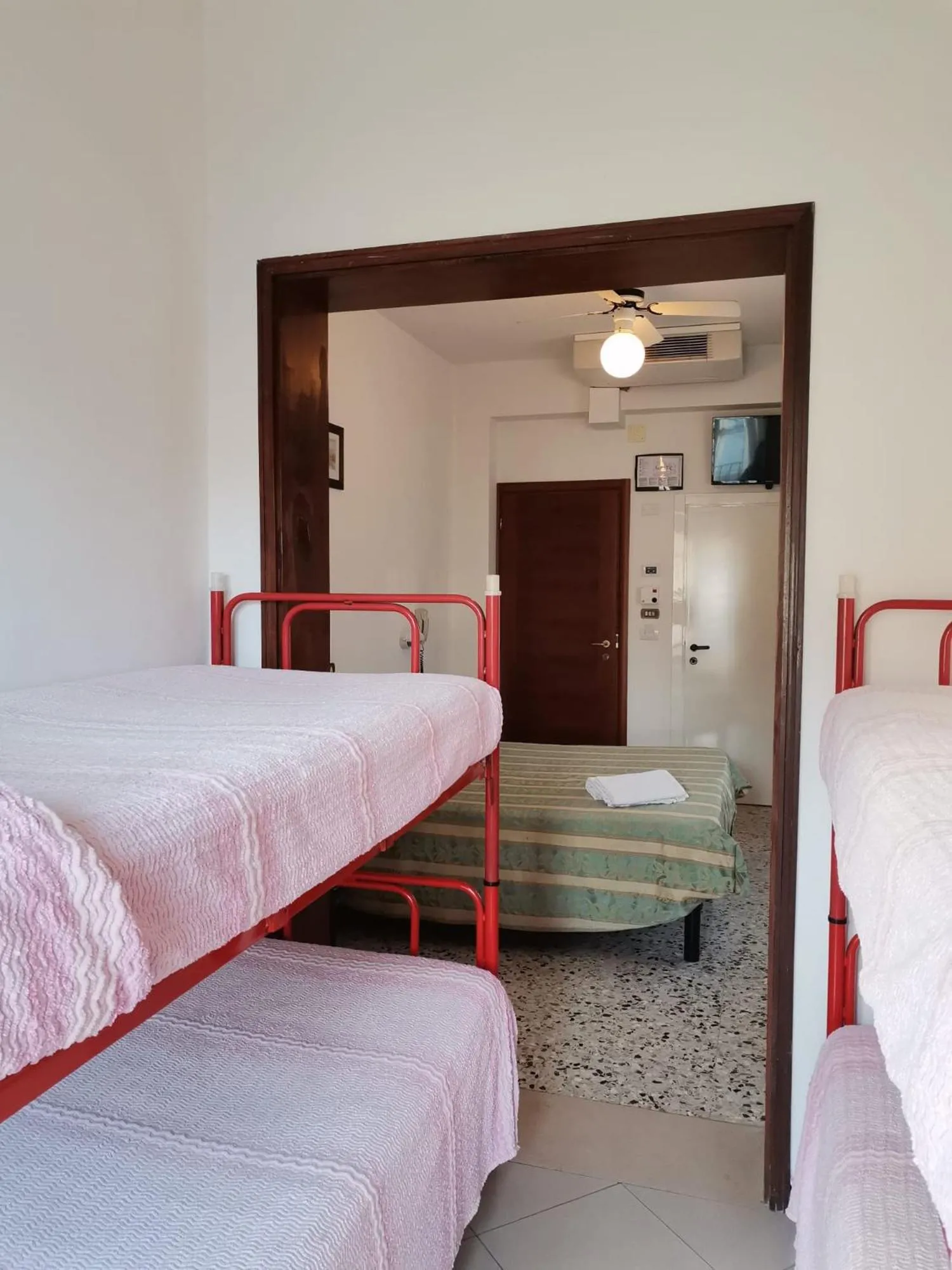 Bed in Hotel Moresco Riccione - Piscina Beach Village