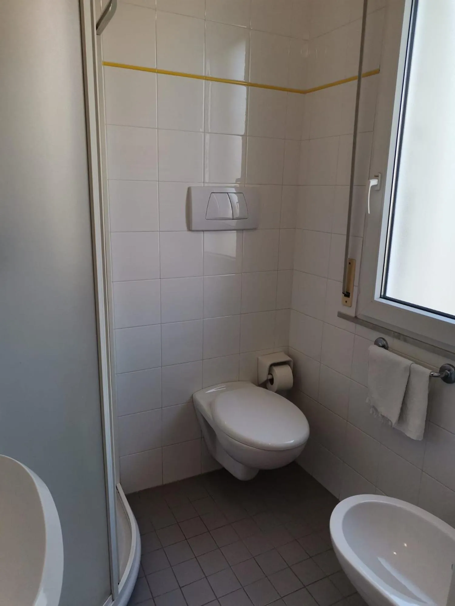 Shower in Hotel Moresco Riccione - Piscina Beach Village