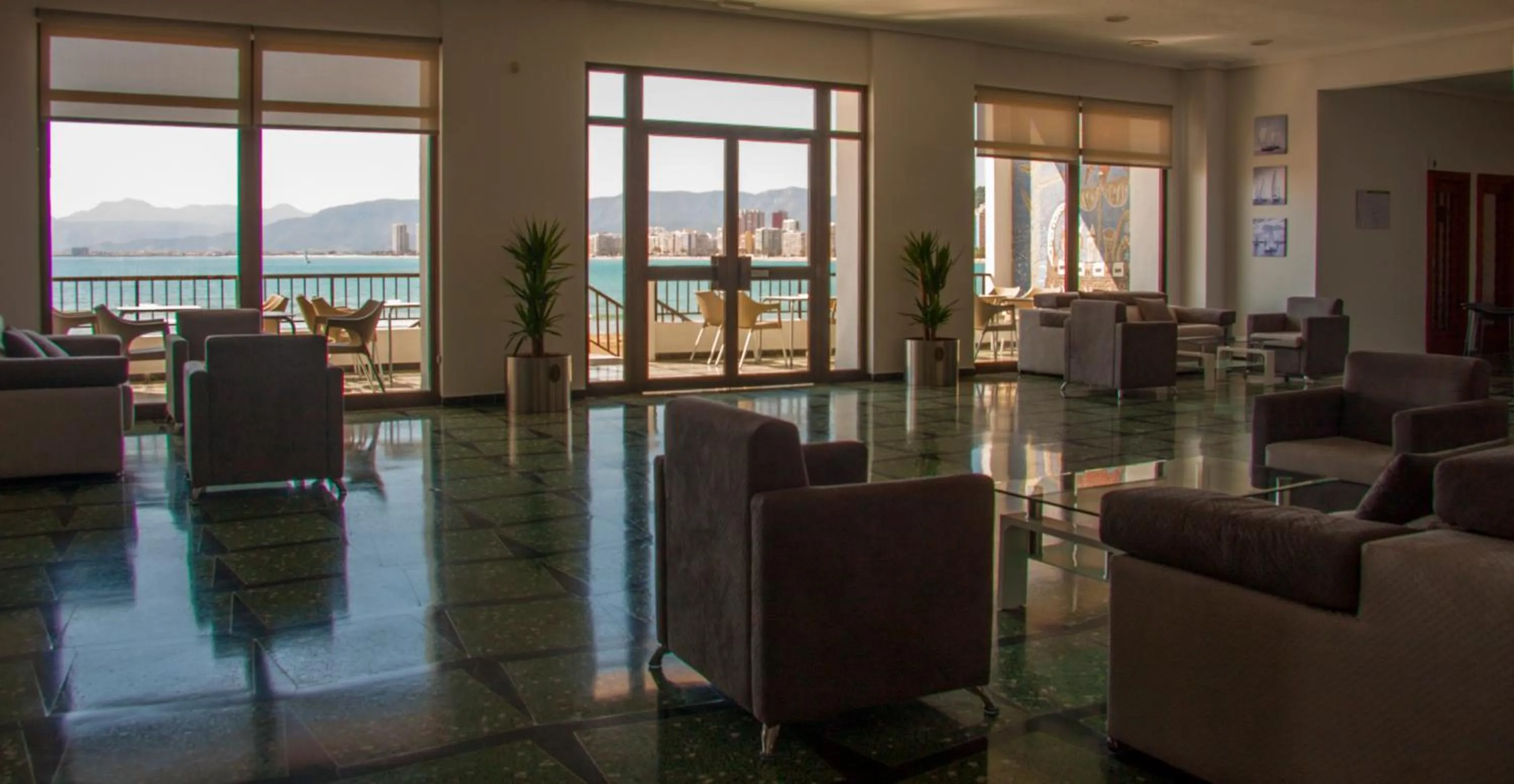 Communal lounge/ TV room in Hotel Sicania