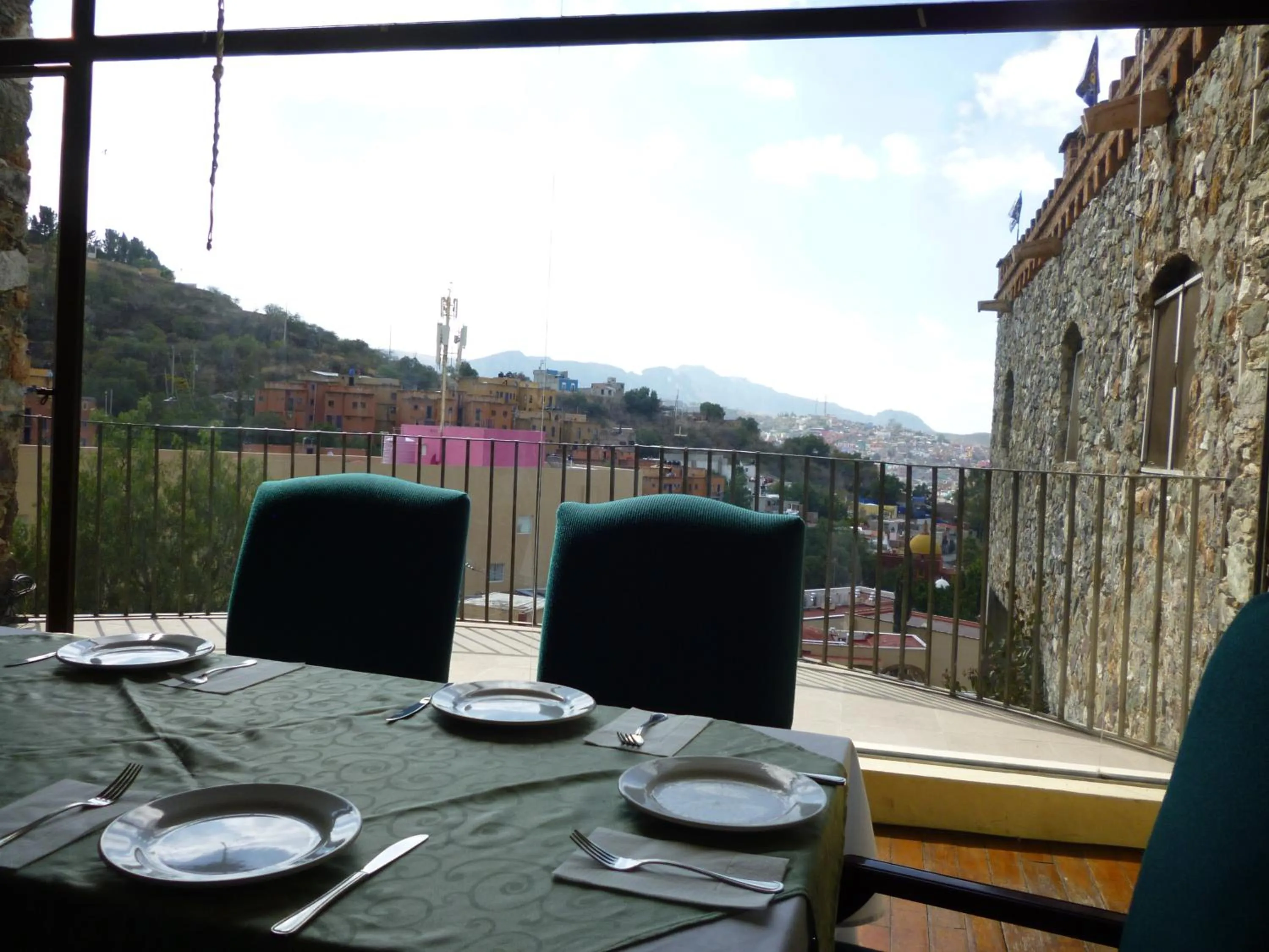 Restaurant/places to eat in Hotel Castillo de Santa Cecilia