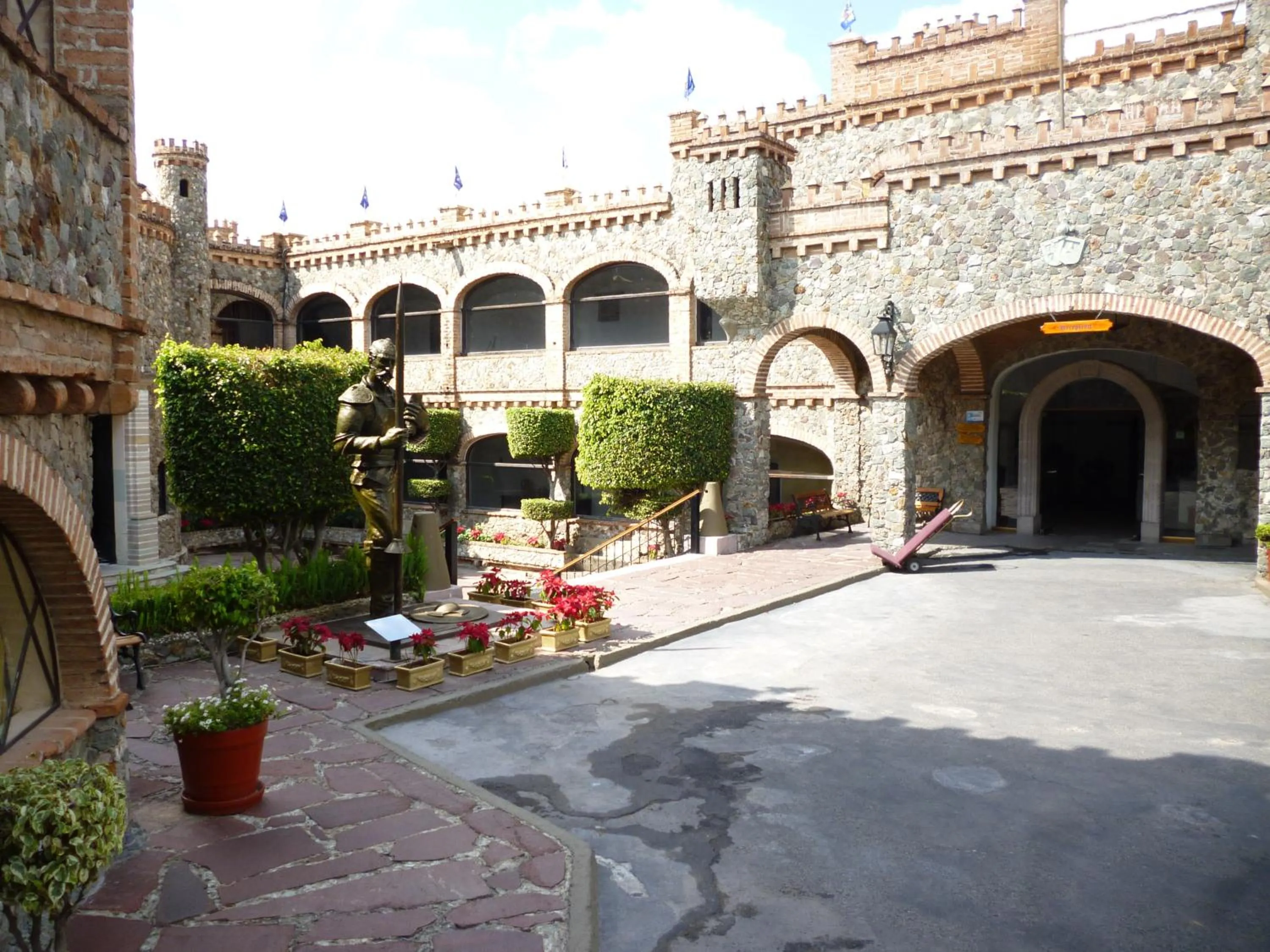 Facade/entrance in Hotel Castillo de Santa Cecilia