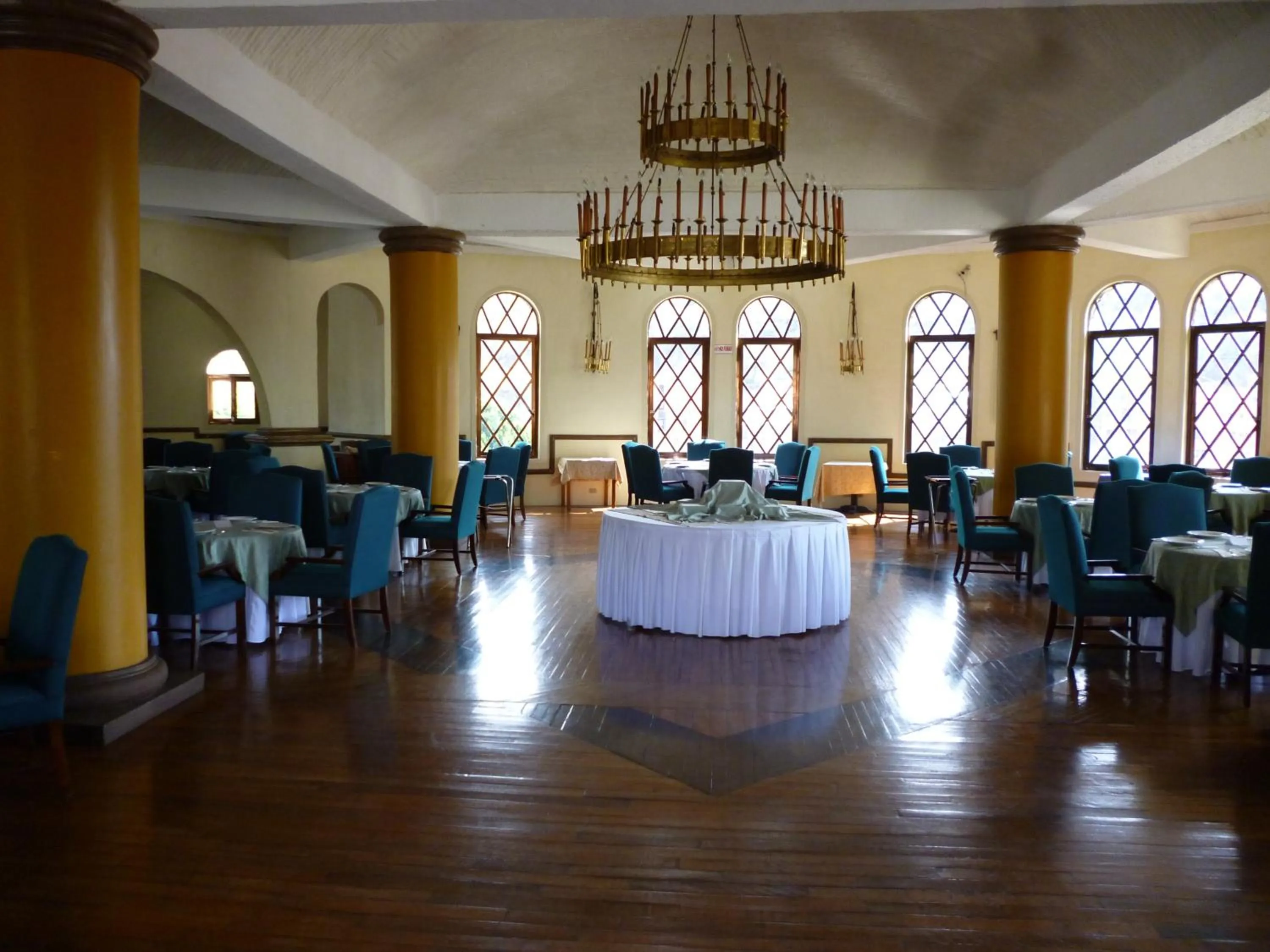 Restaurant/places to eat in Hotel Castillo de Santa Cecilia