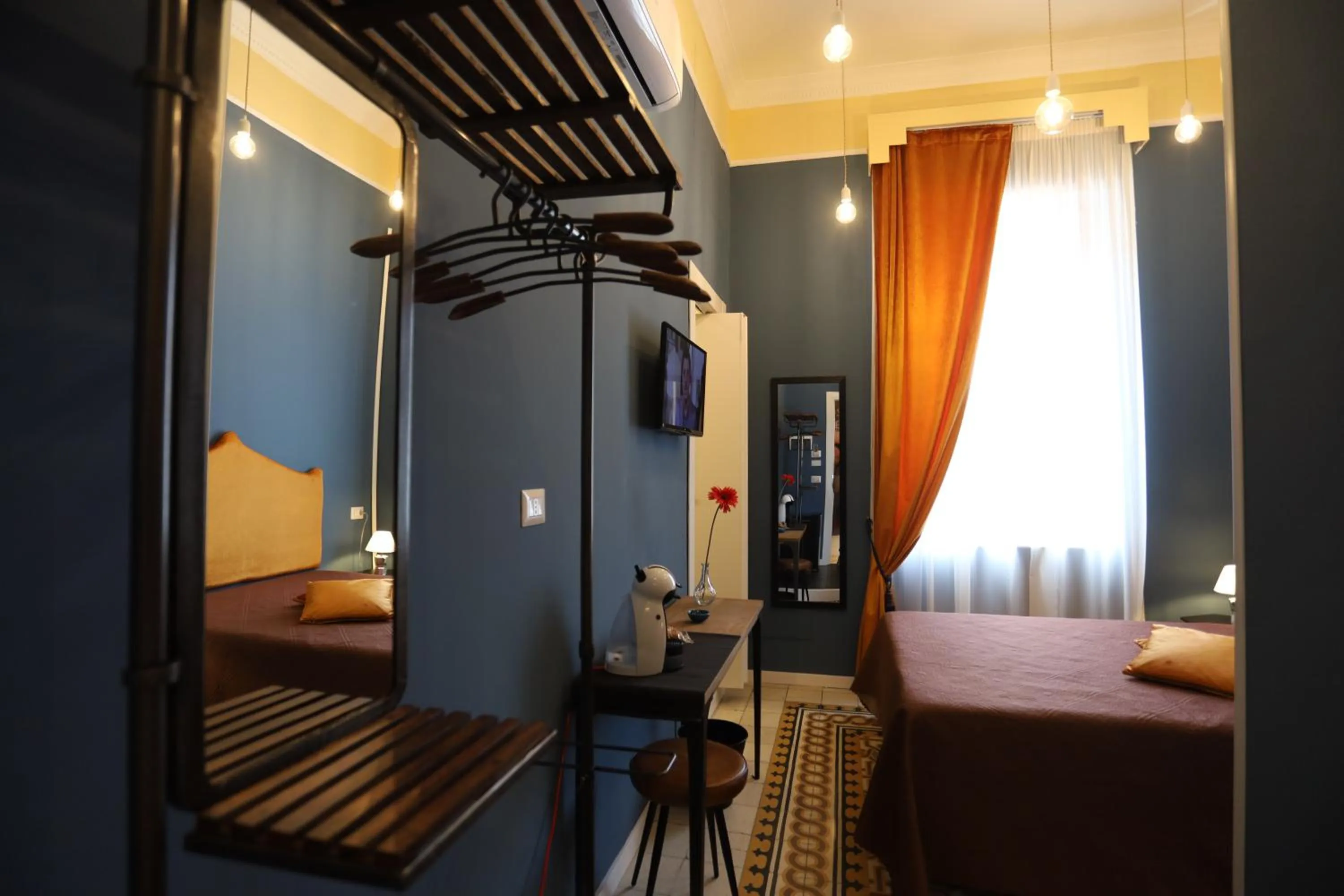 Bedroom, Bed in aroma - Neapolitan BnB