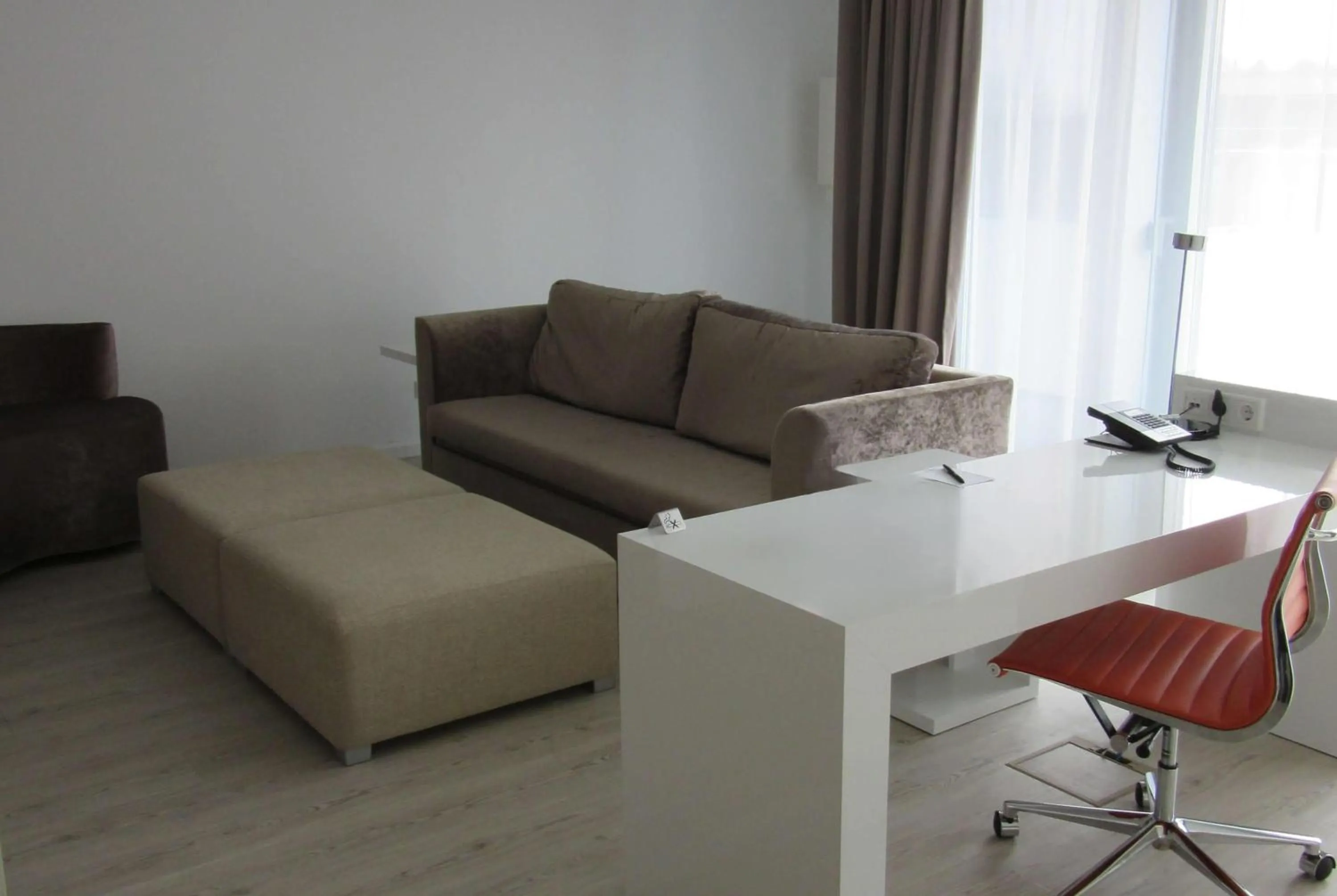 Photo of the whole room in elaya hotel kleve, Trademark Collection by Wyndham