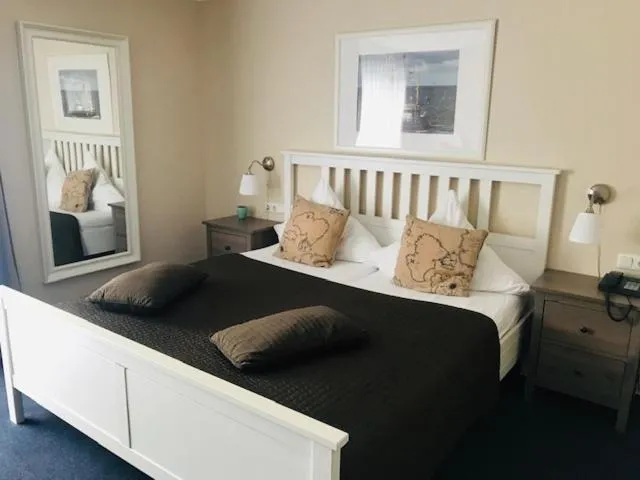 Bedroom, Bed in Hotel Admiral Scheer