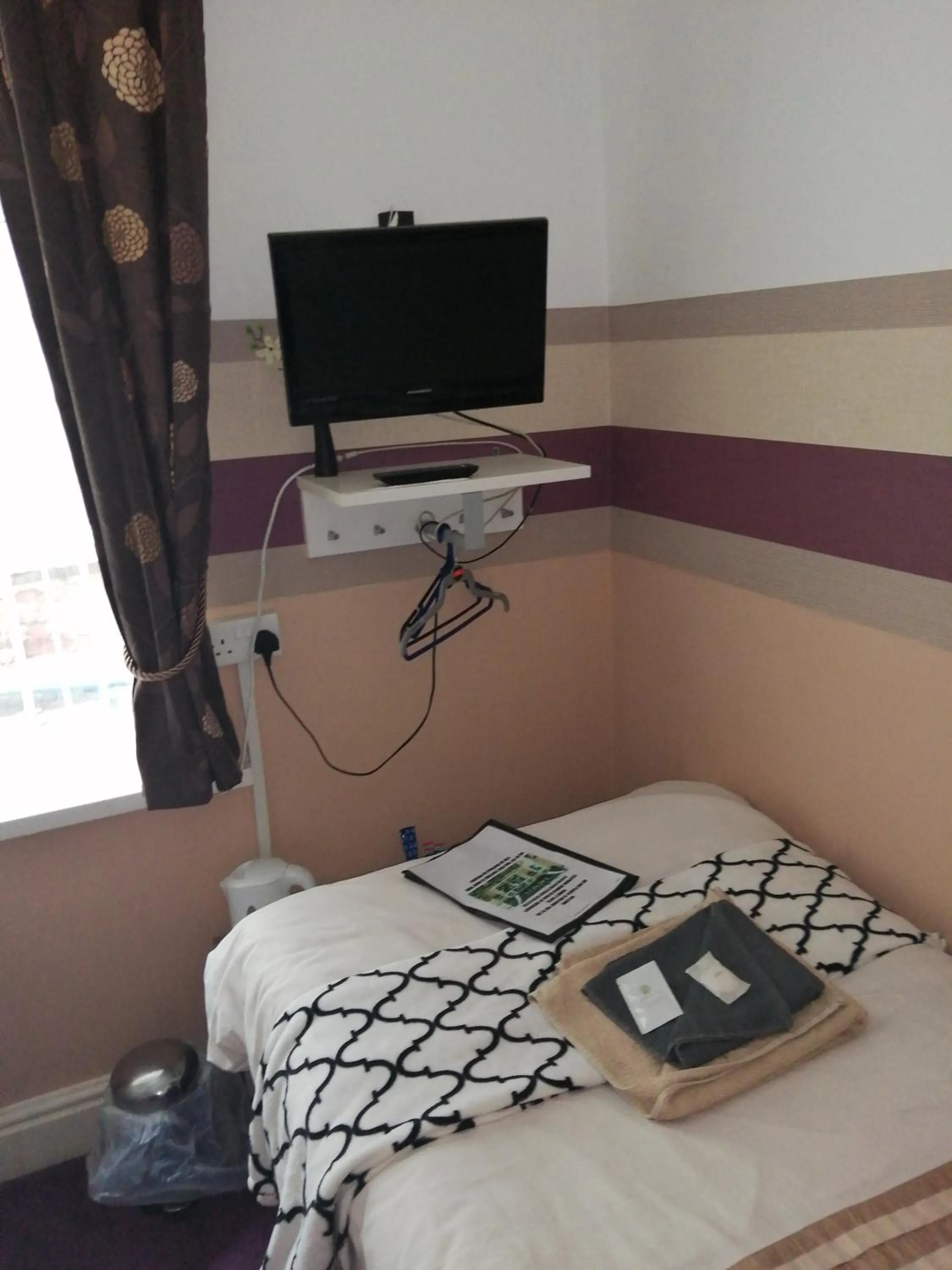 Other, Bed in The Garnett