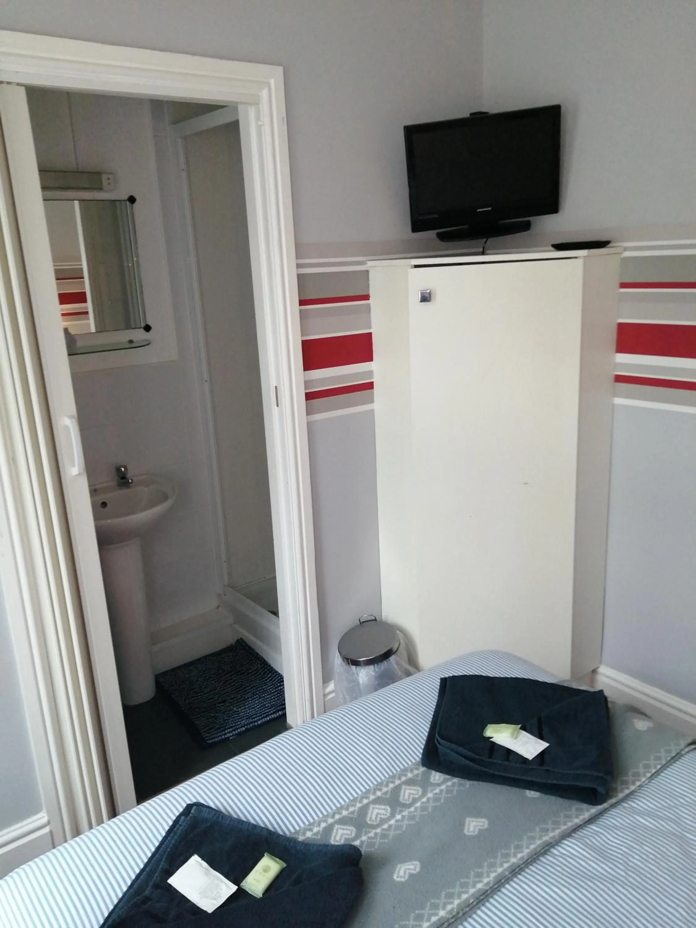 Other, Bed in The Garnett